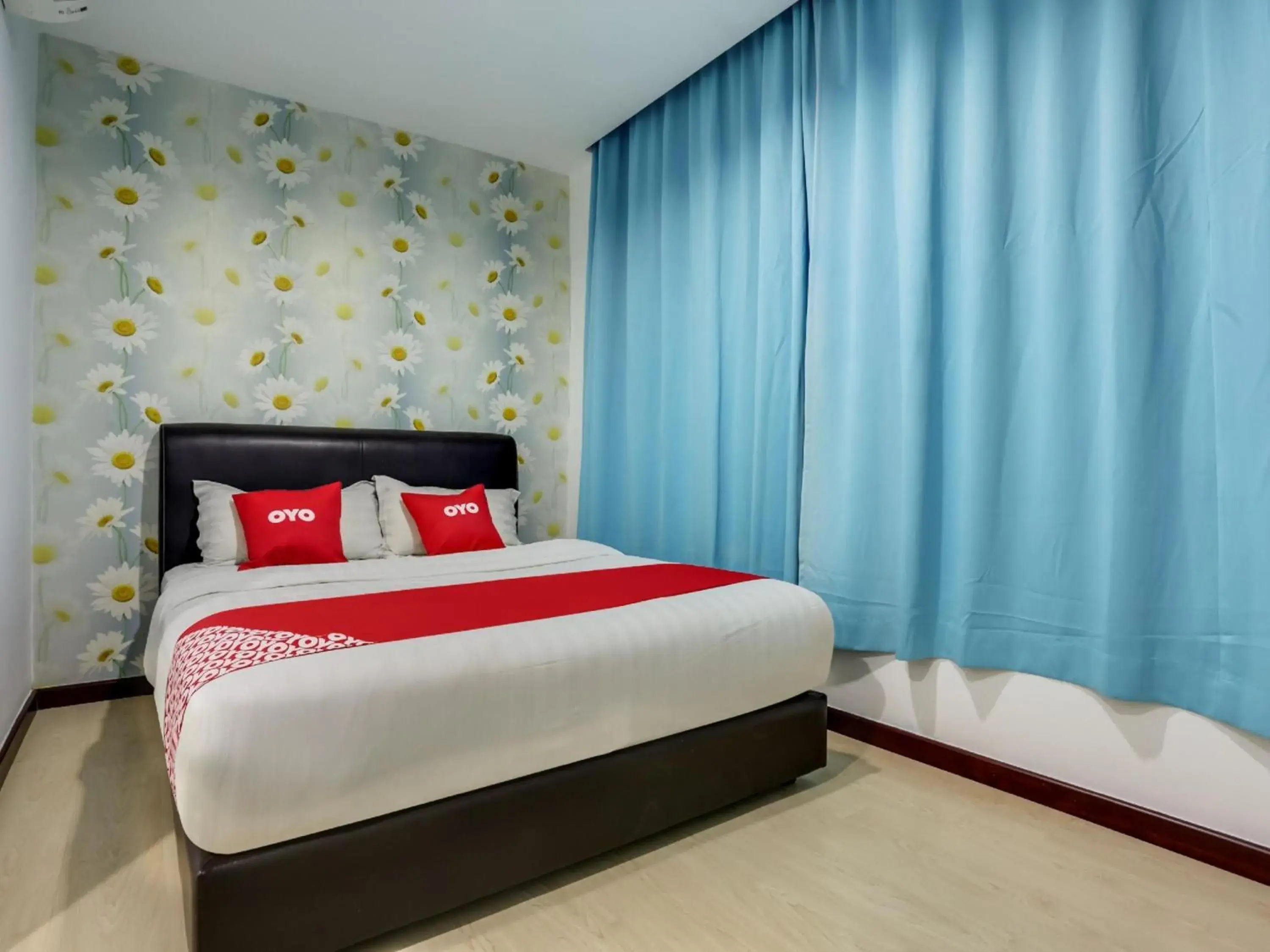 Photo of the whole room in OYO 89583 Grove Hotel Photo of the whole room in OYO 89583 Grove Hotel