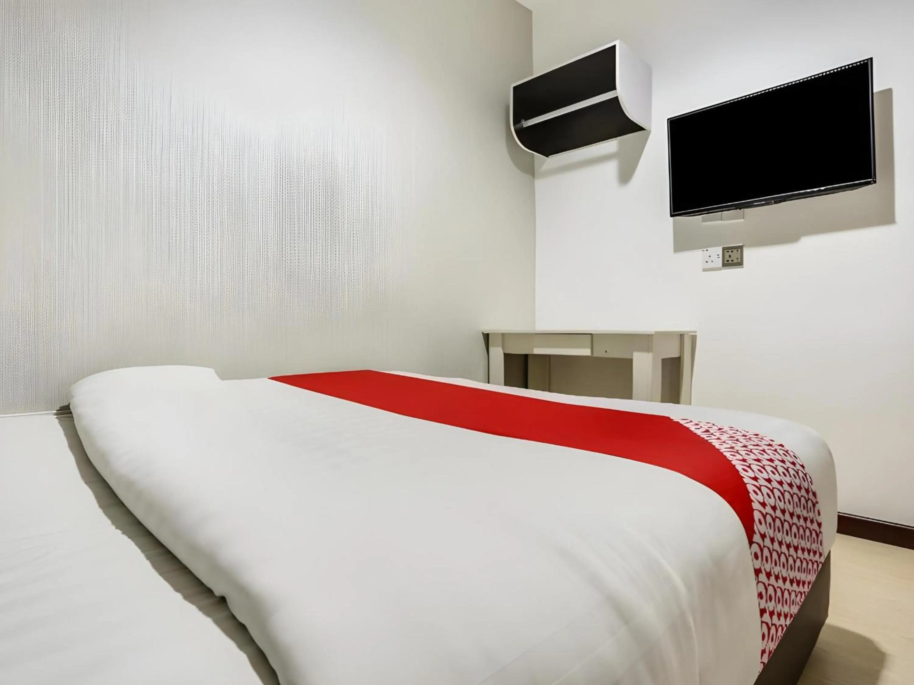 View (from property/room), Bed in OYO 89583 Grove Hotel