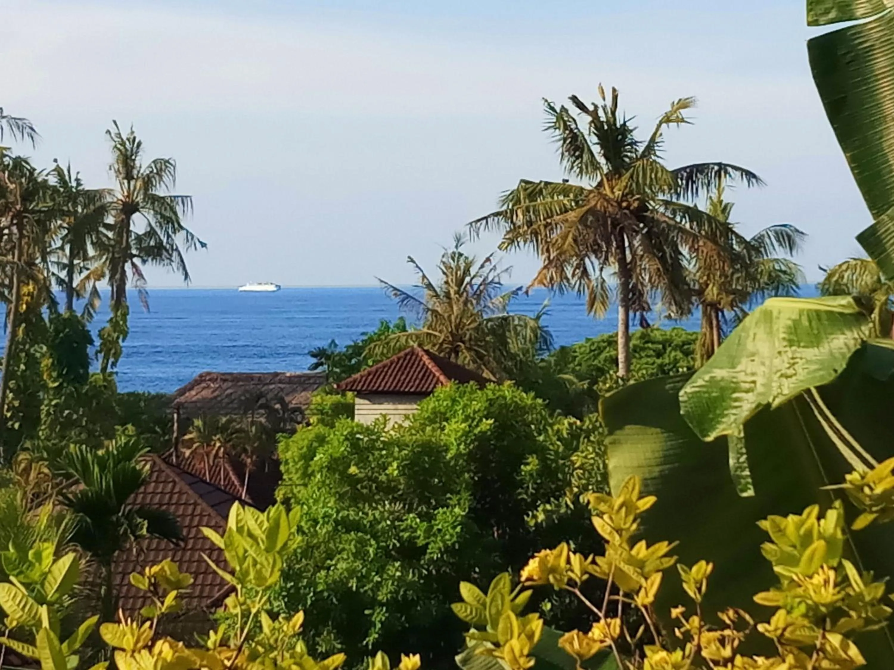 Sea view in Rumah Wayans Lipah