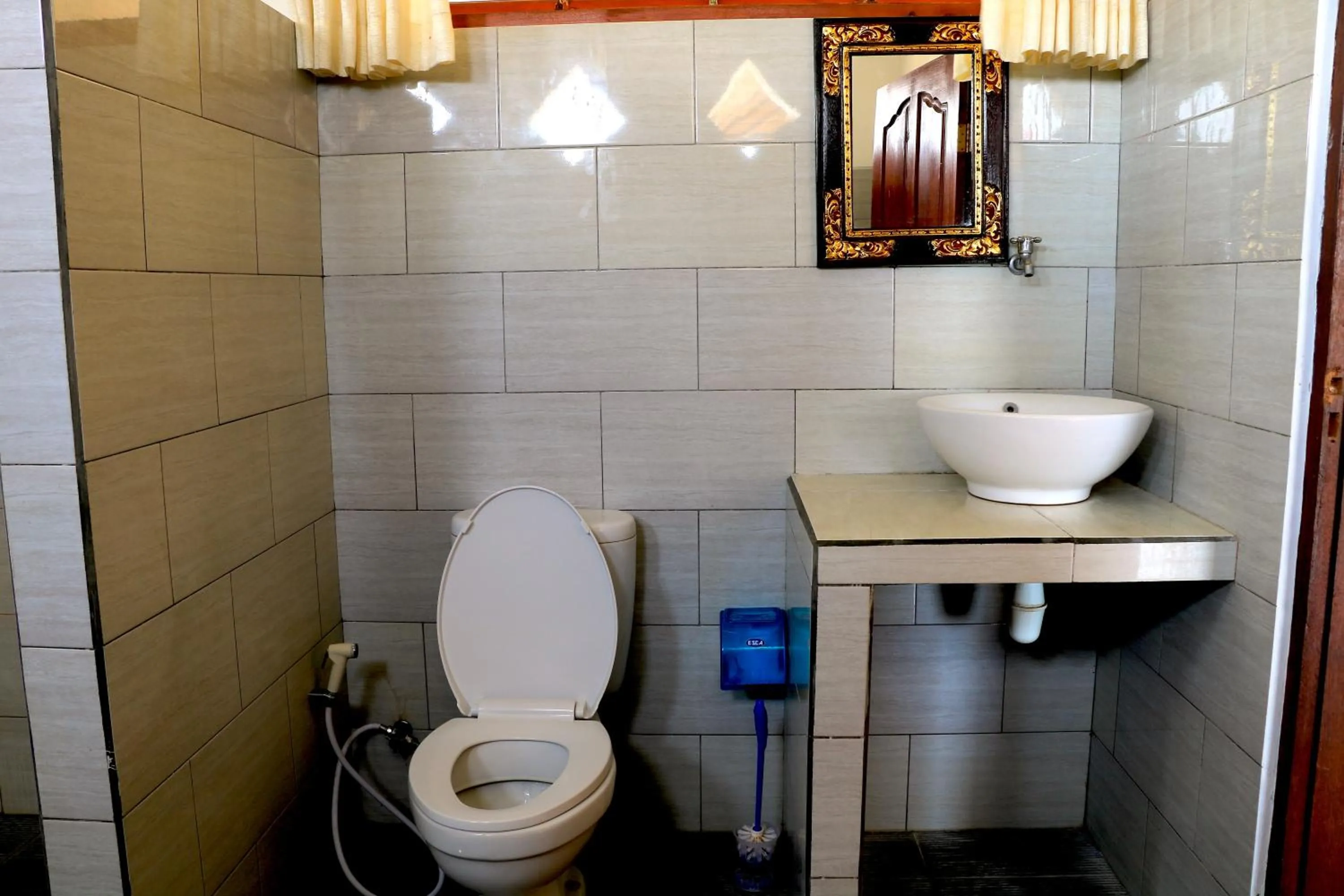 Bathroom in Rumah Wayans Lipah