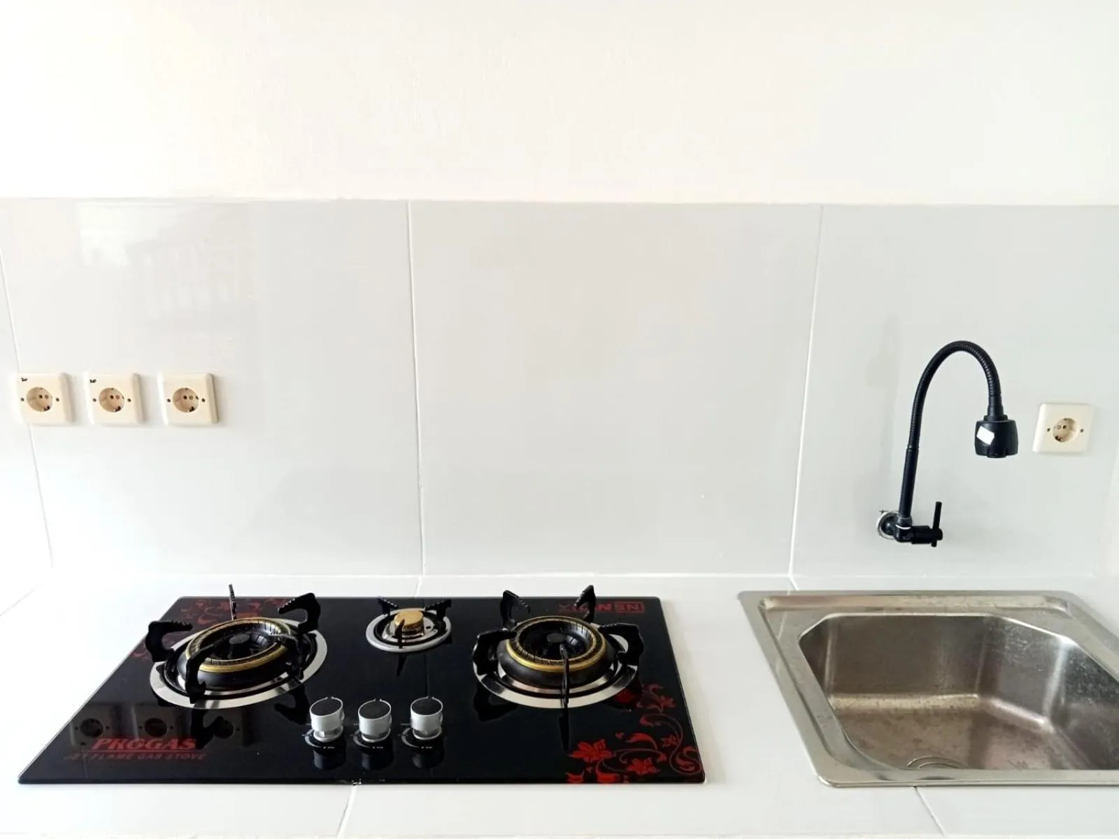 Kitchen or kitchenette in Rumah Wayans Lipah