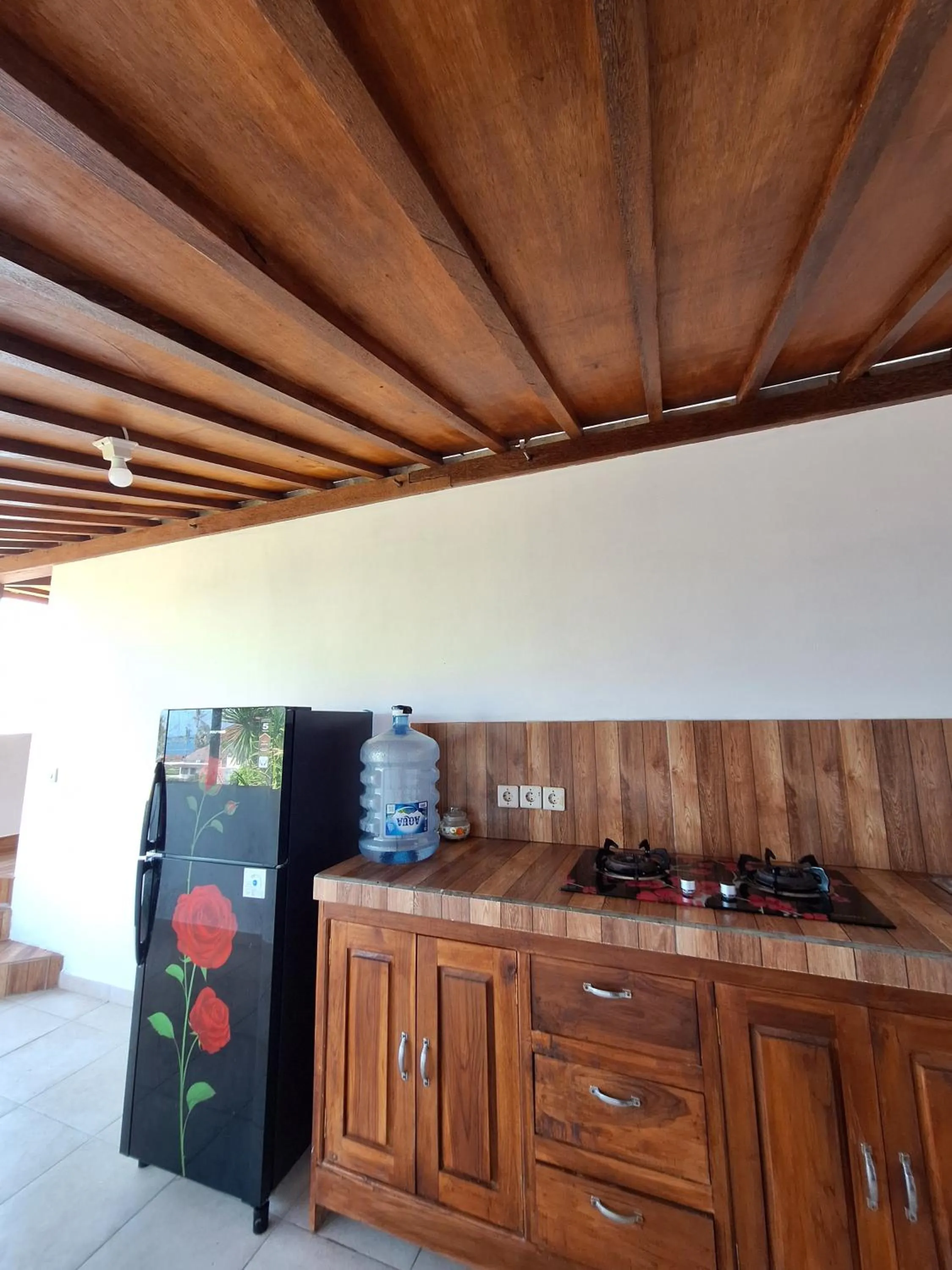 Kitchen or kitchenette in Rumah Wayans Lipah