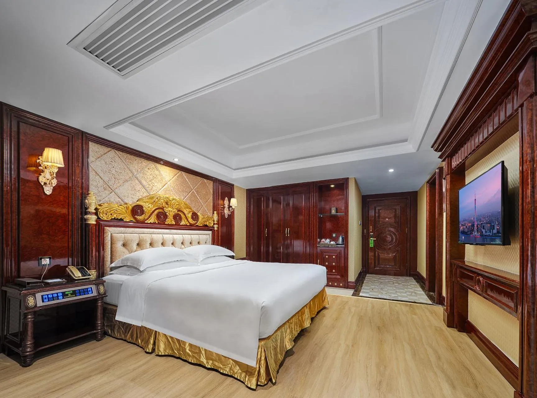 Photo of the whole room, Bed in Yueda Financial City International Hotel