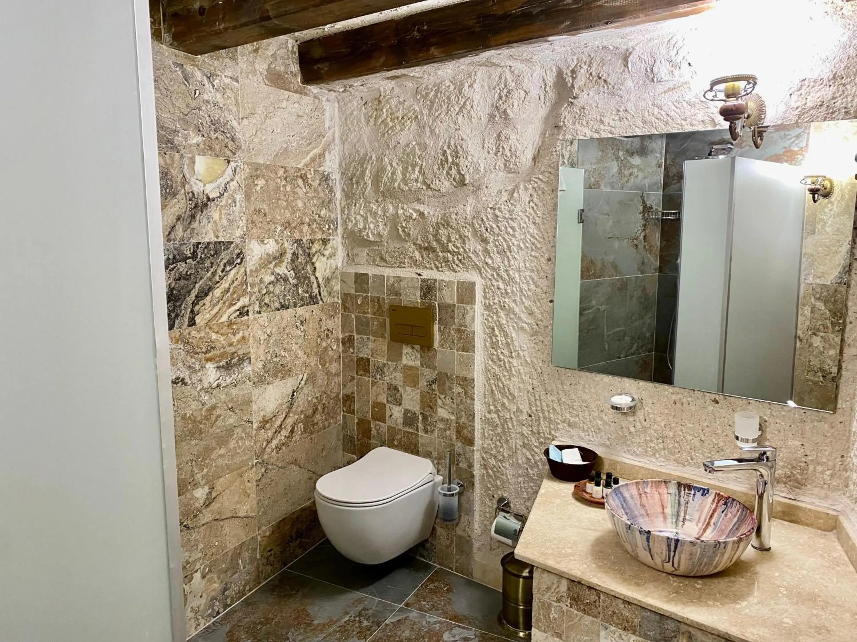 Bathroom in Aren Cave Hotel And Art Gallery