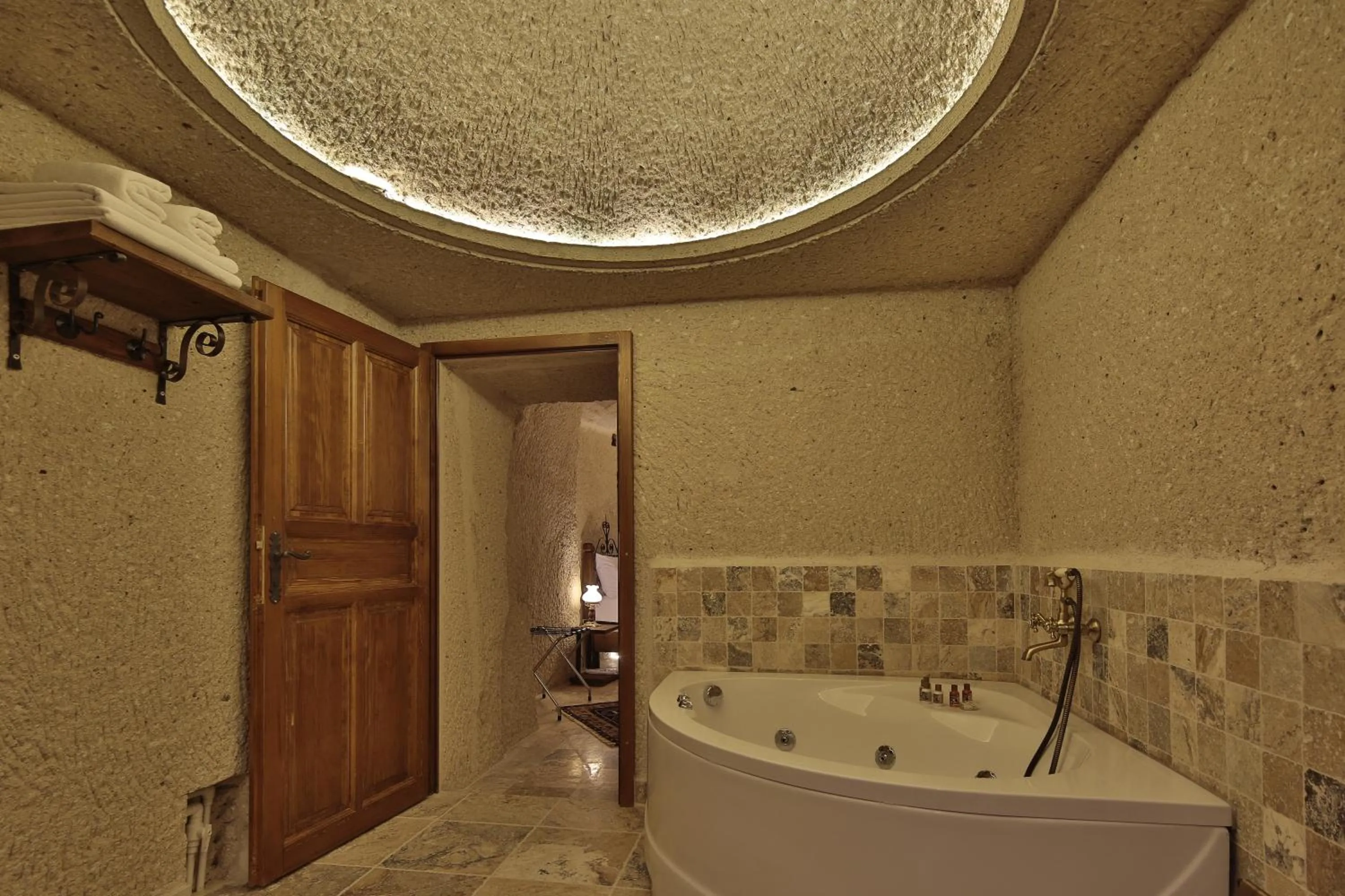 Bathroom in Aren Cave Hotel And Art Gallery