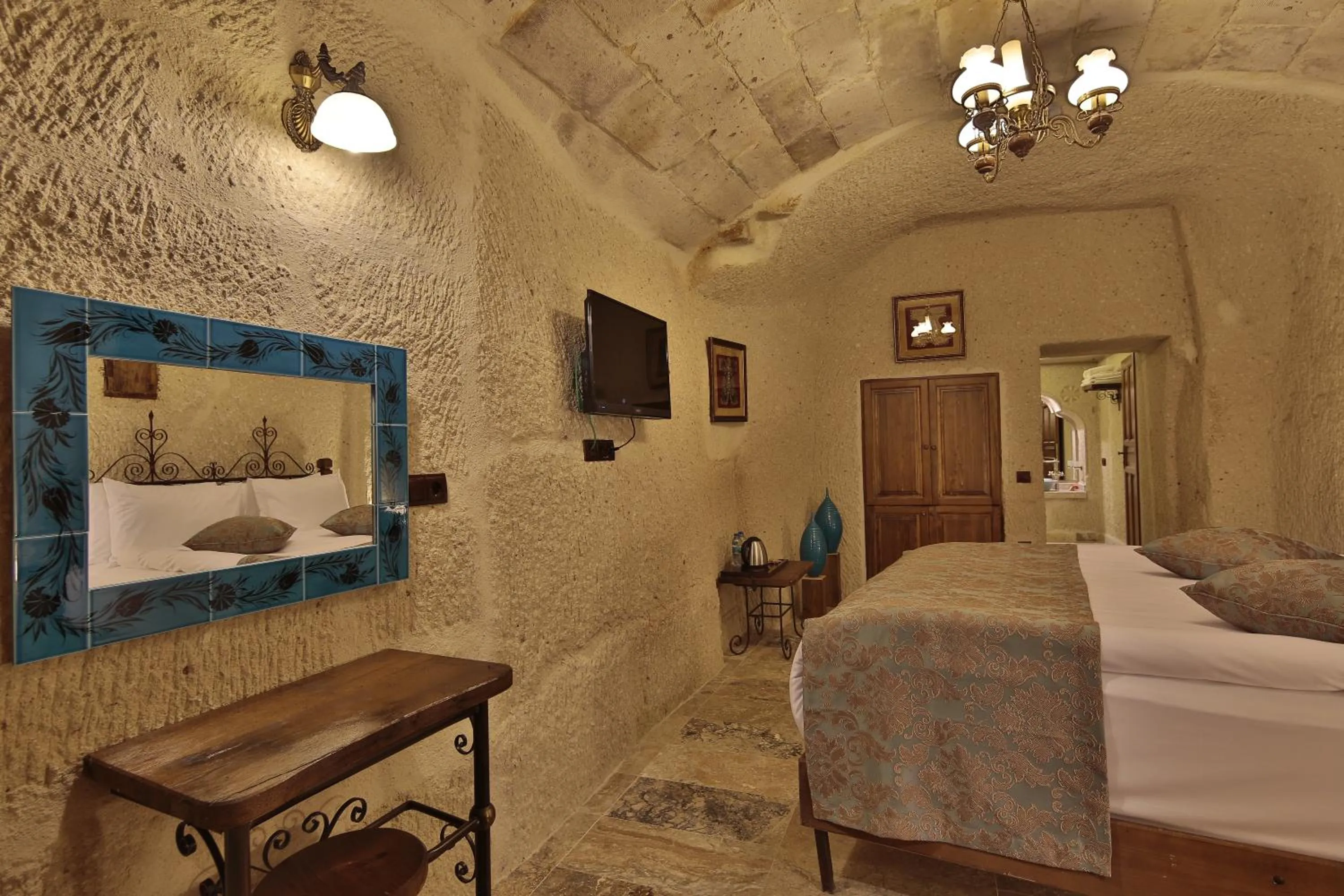 Photo of the whole room, Bed in Aren Cave Hotel And Art Gallery