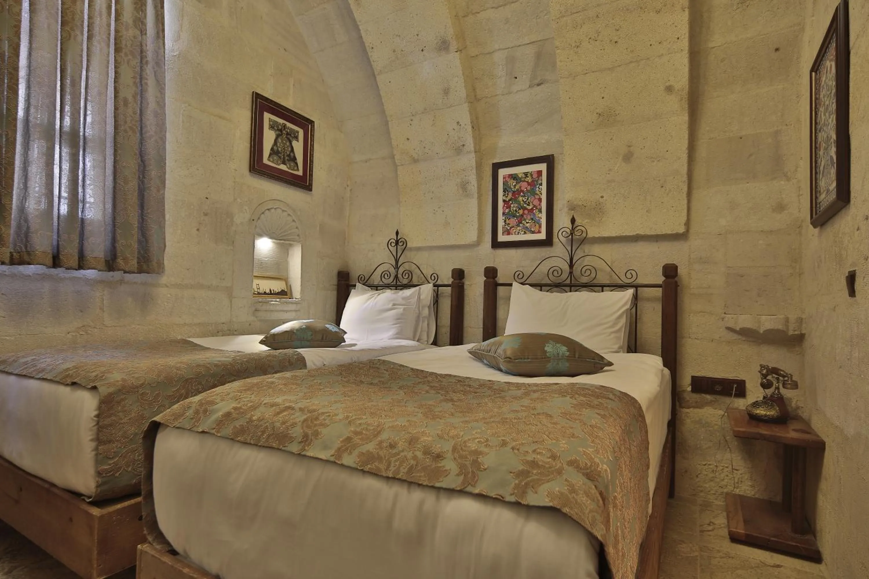 Bed in Aren Cave Hotel And Art Gallery