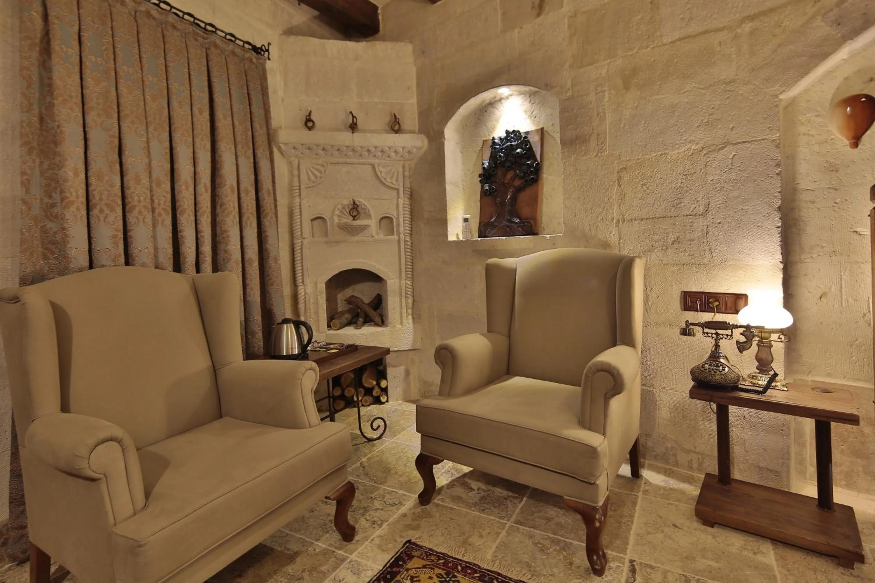 Seating area in Aren Cave Hotel And Art Gallery