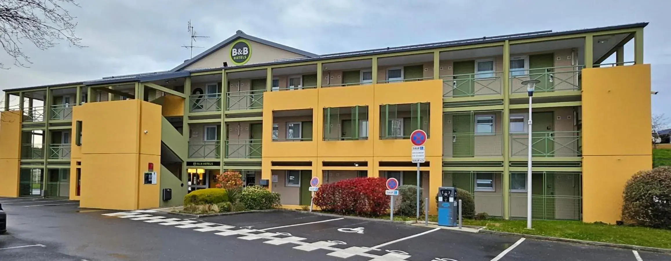 Property building in B&B HOTEL Cherbourg Property building in B&B HOTEL Cherbourg