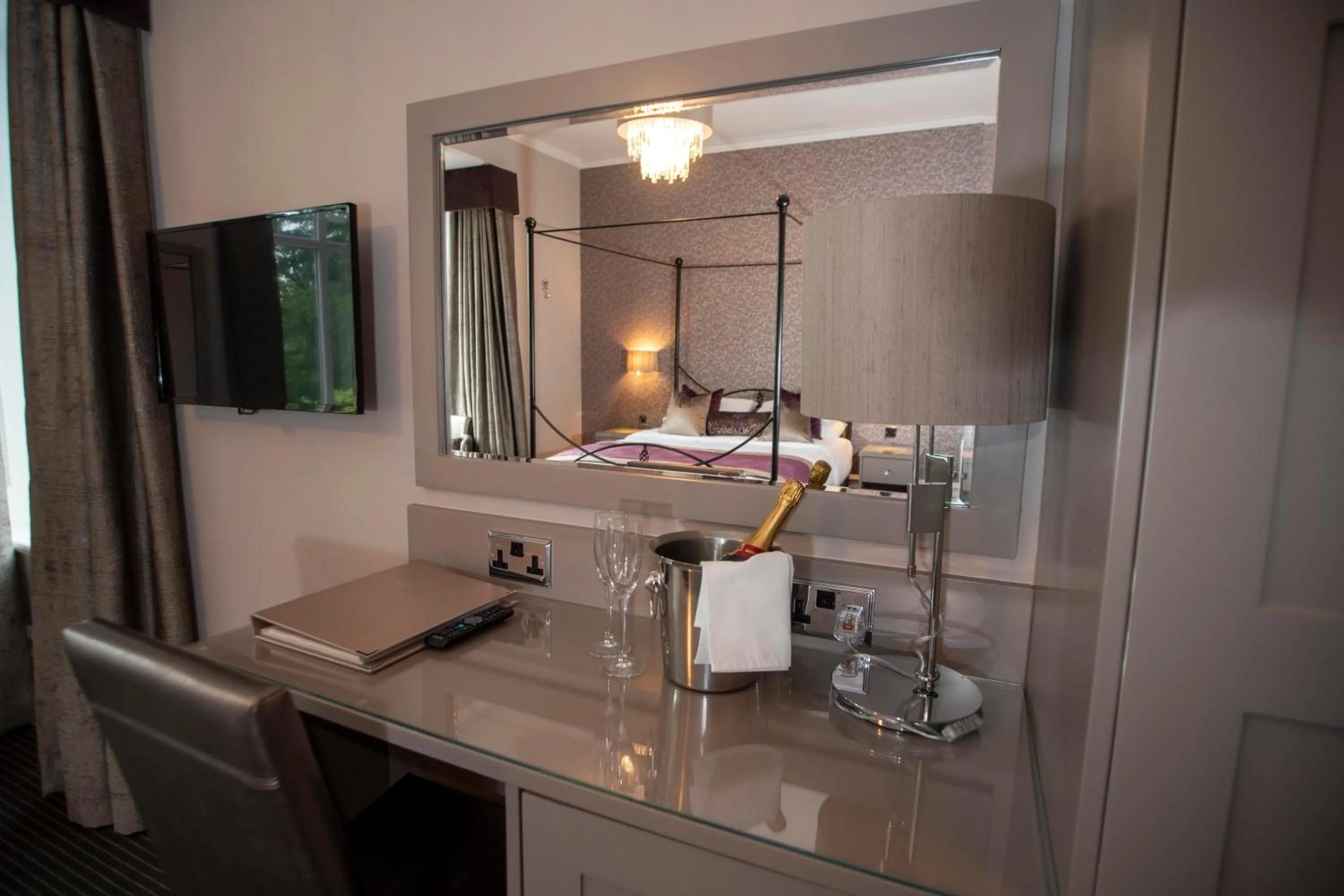 hair dresser in Cubley Hall