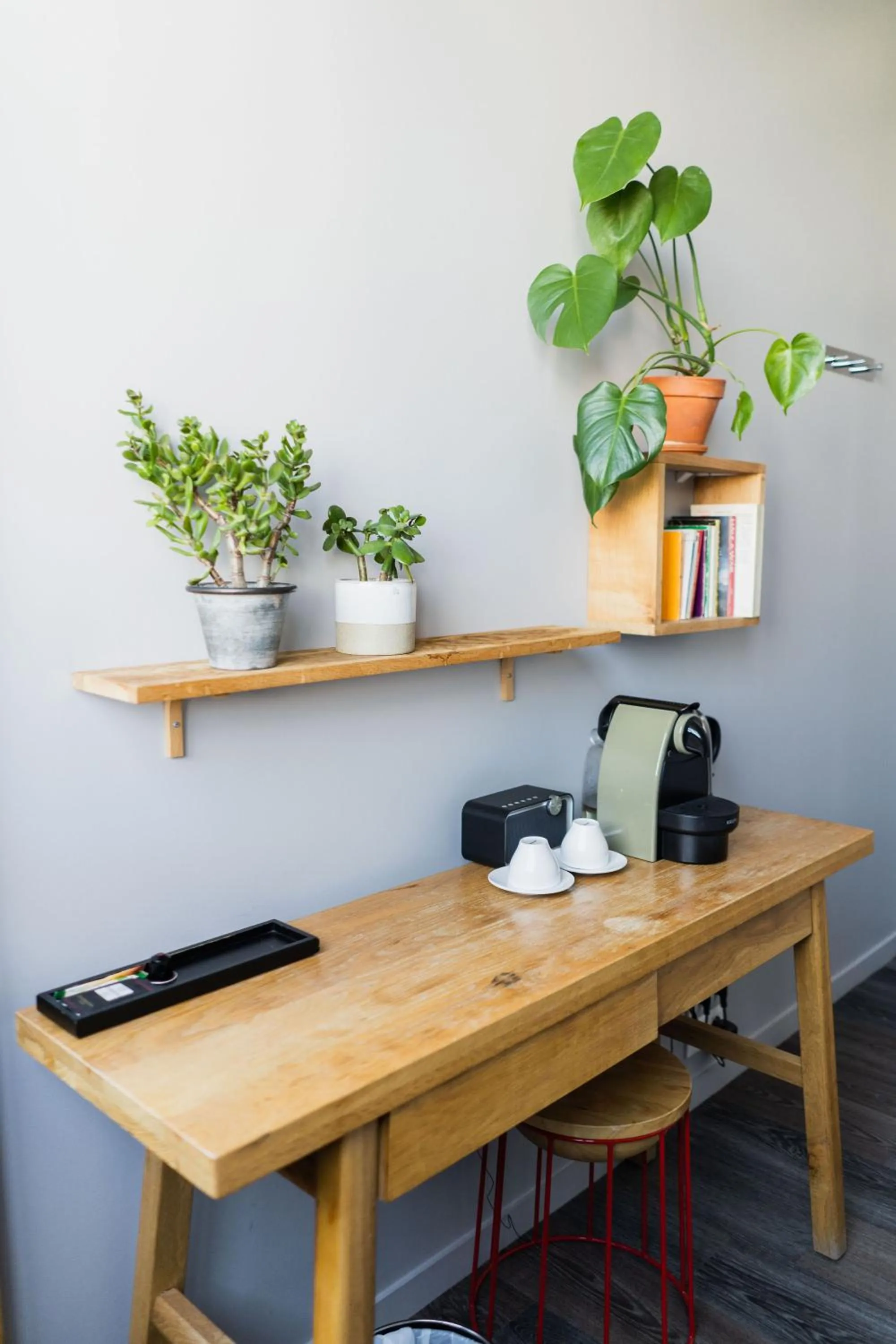 Coffee/tea facilities in The People Paris Belleville