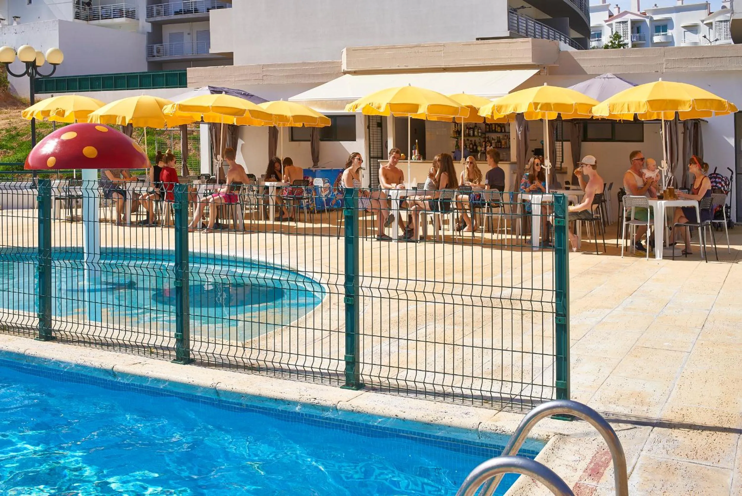 Food and drinks in Cheerfulway Minichoro Apartamentos