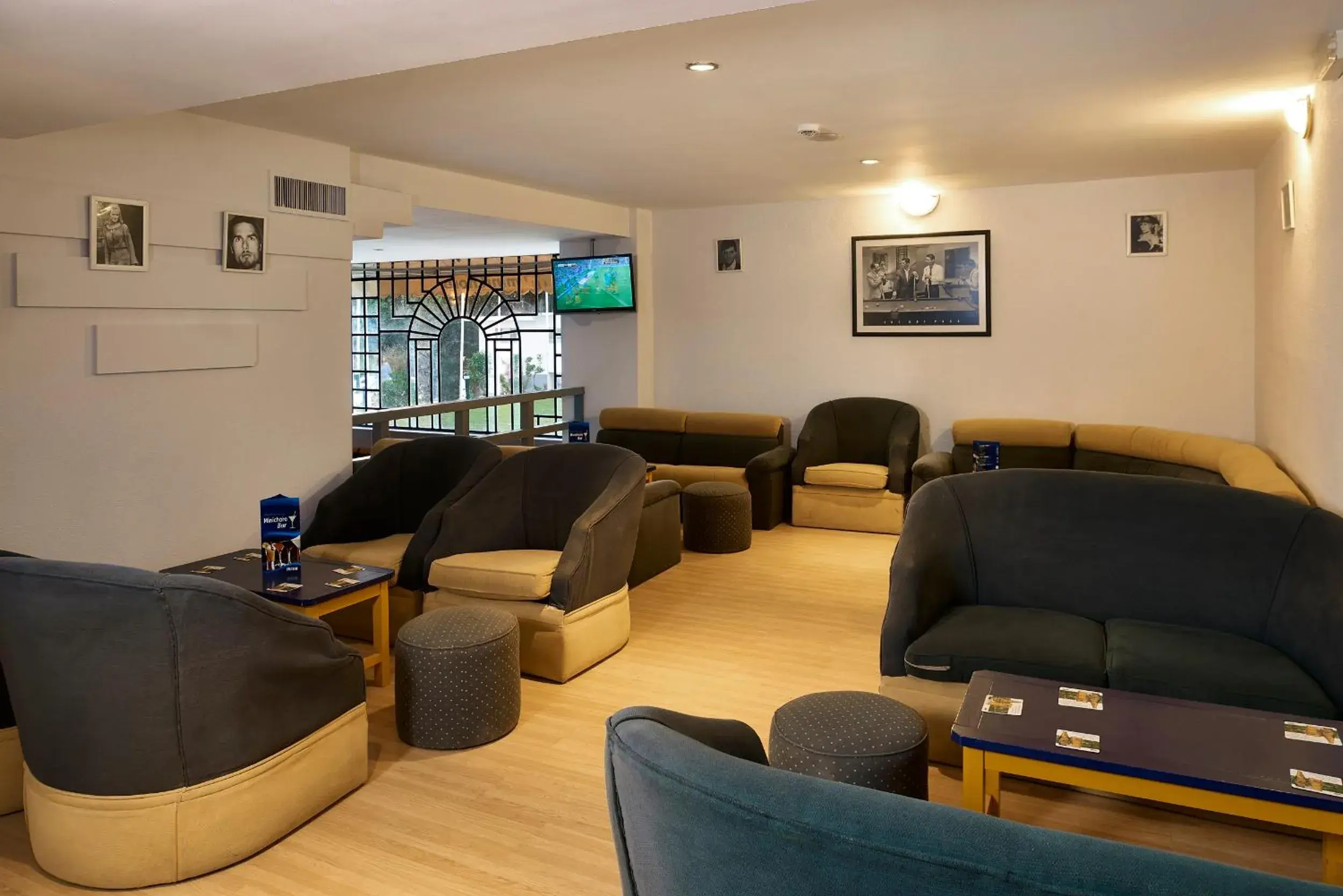 Lounge or bar in Cheerfulway Minichoro Apartamentos Lounge or bar in Cheerfulway Minichoro Apartamentos