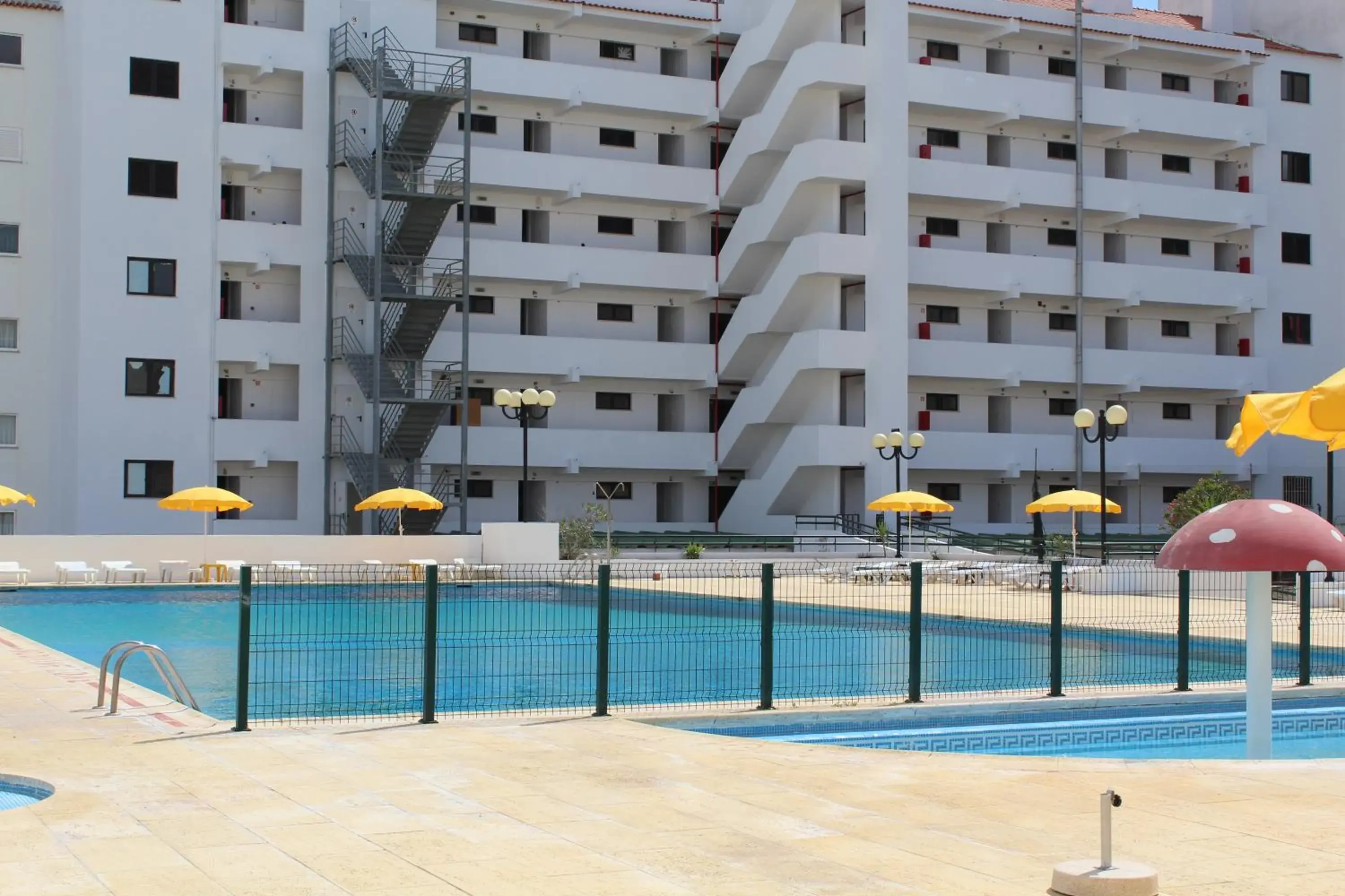 Swimming pool in Cheerfulway Minichoro Apartamentos Swimming pool in Cheerfulway Minichoro Apartamentos