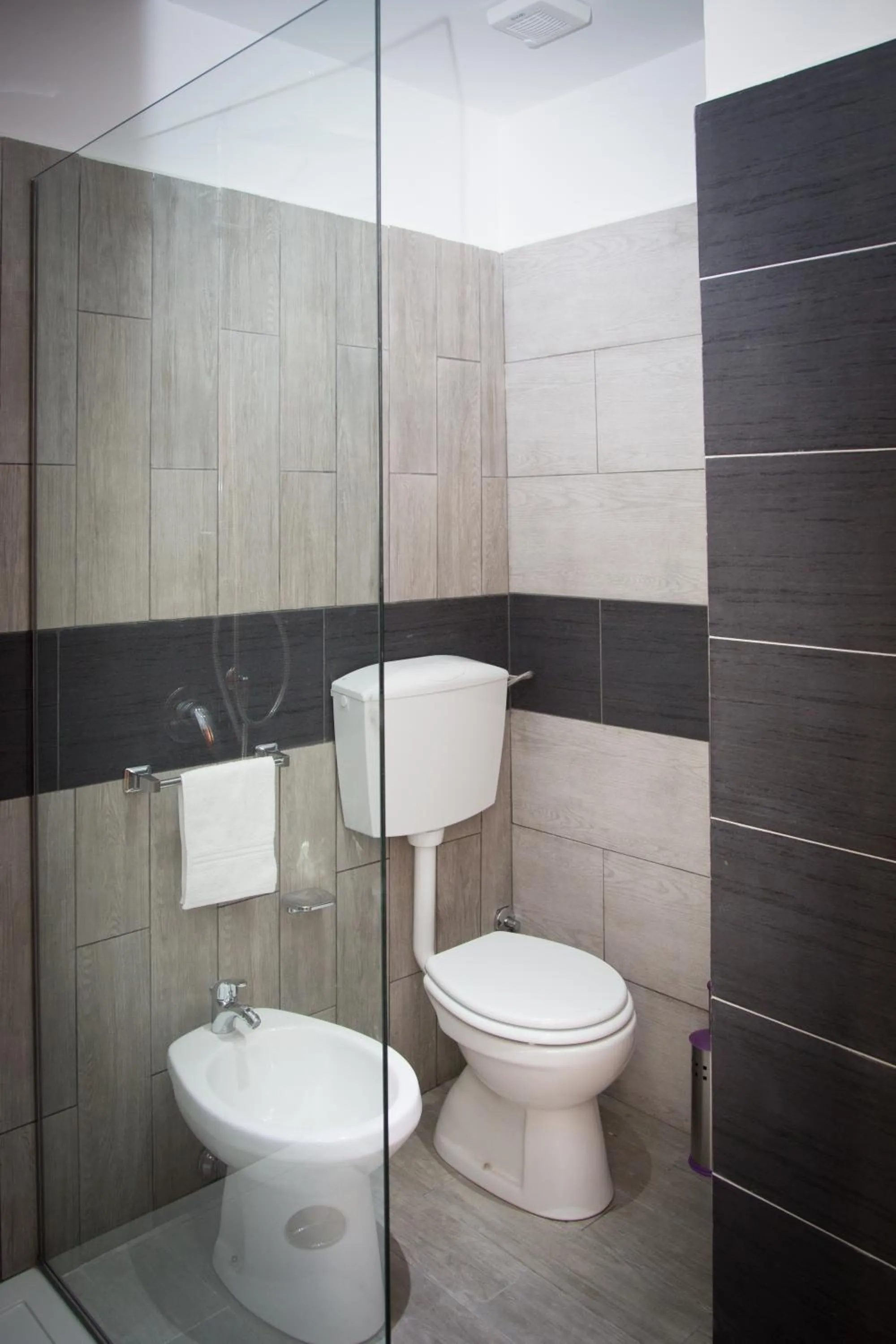 Bathroom in Modica Garden Resort