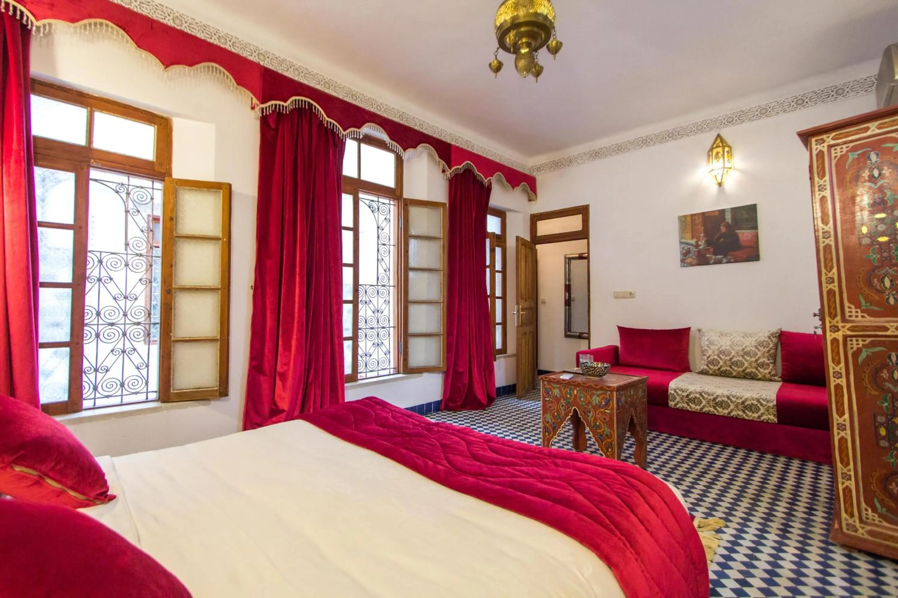 Bed in Riad Dar Bab Guissa