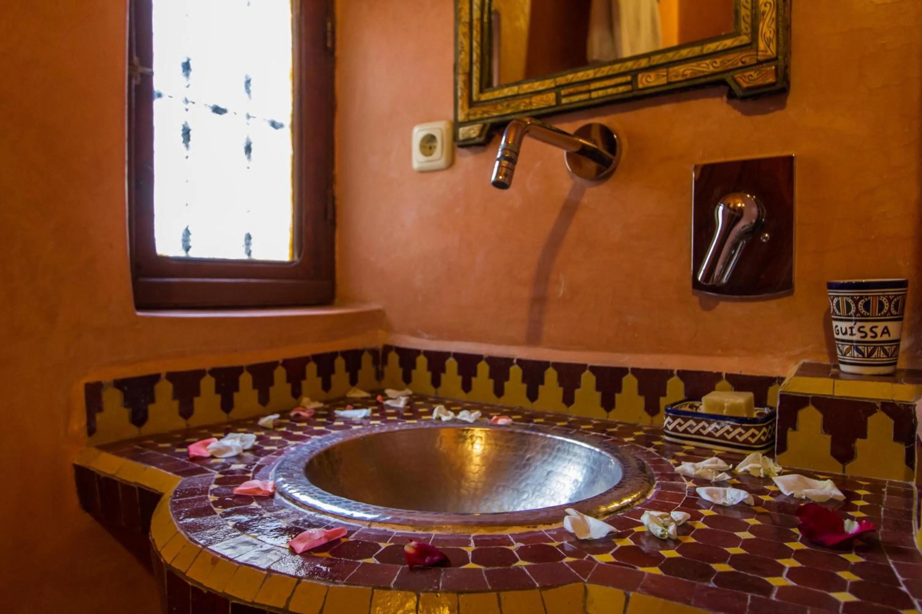 Bathroom in Riad Dar Bab Guissa