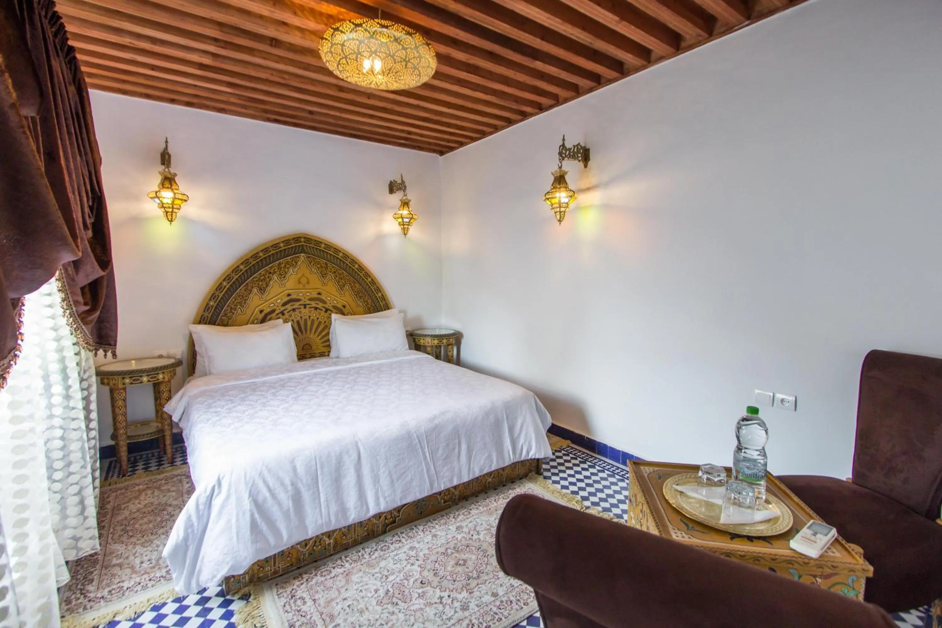 Dining area, Bed in Riad Dar Bab Guissa