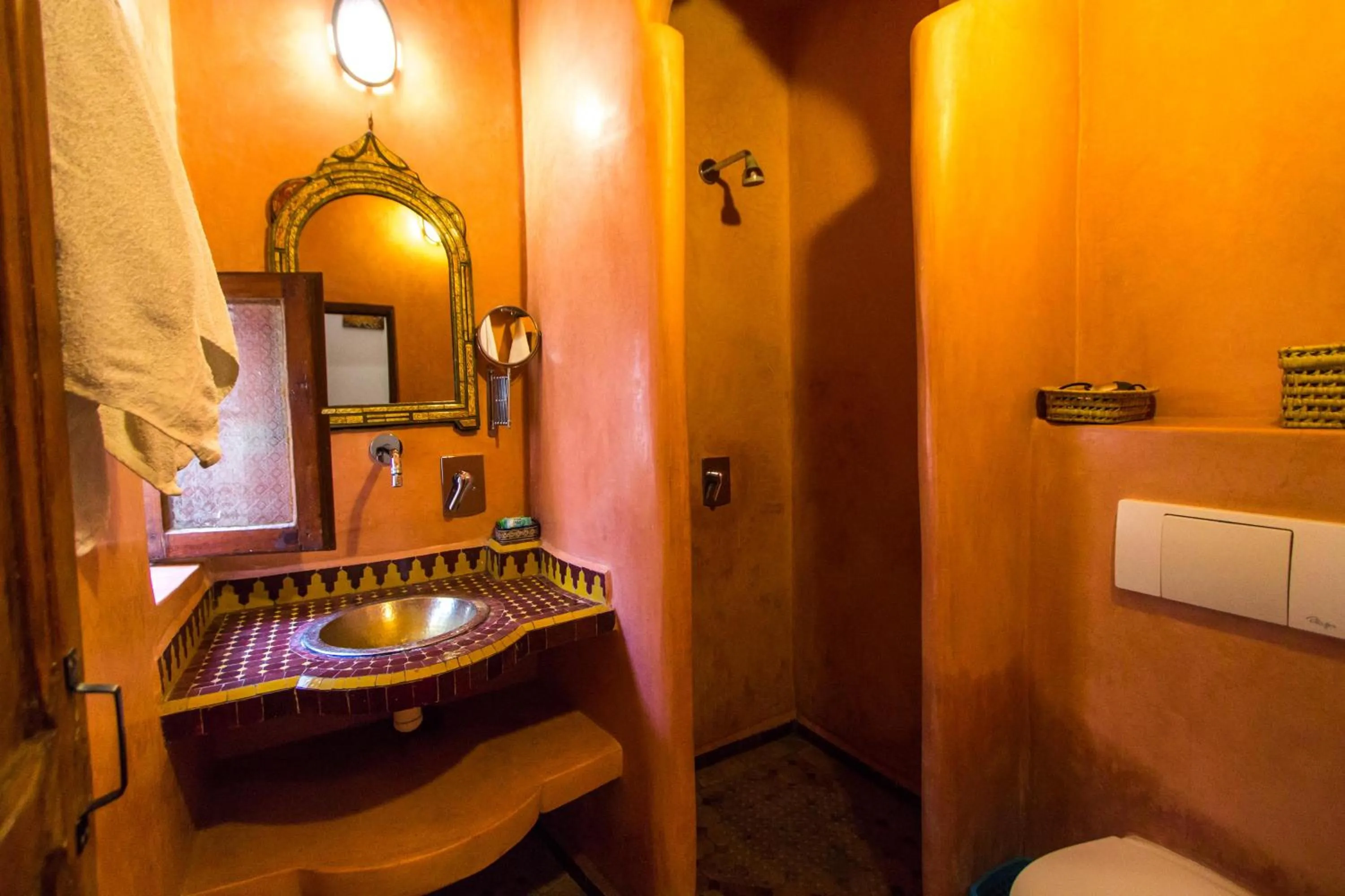 Bathroom in Riad Dar Bab Guissa