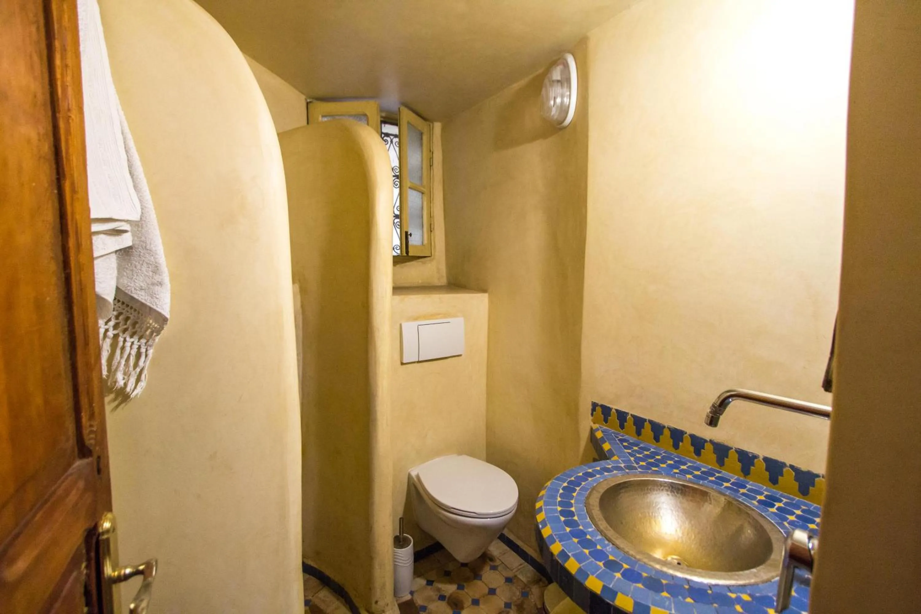 Bathroom in Riad Dar Bab Guissa