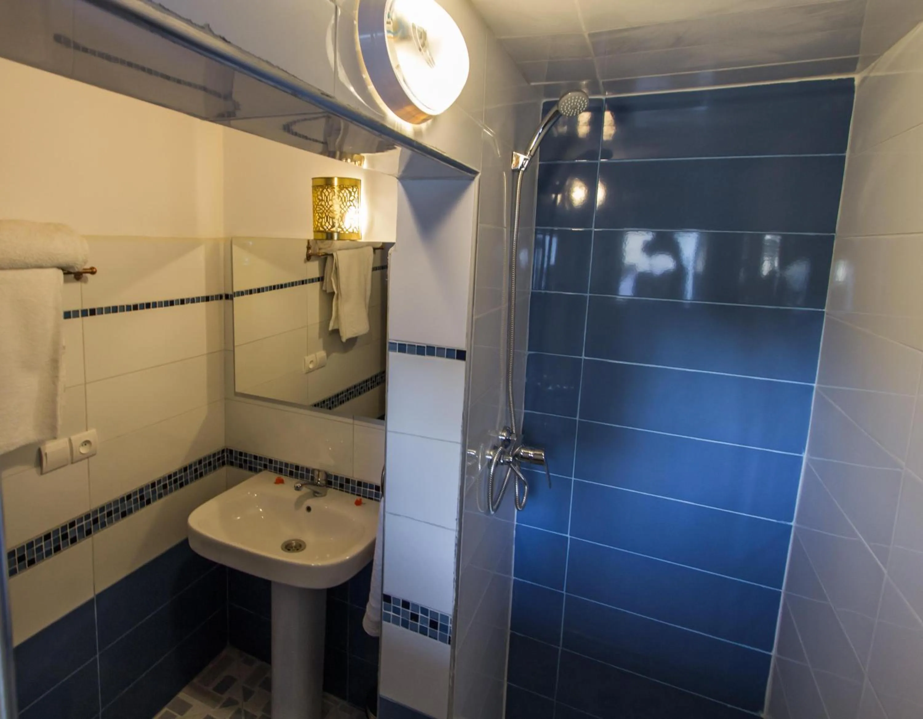 Bathroom in Riad Dar Bab Guissa