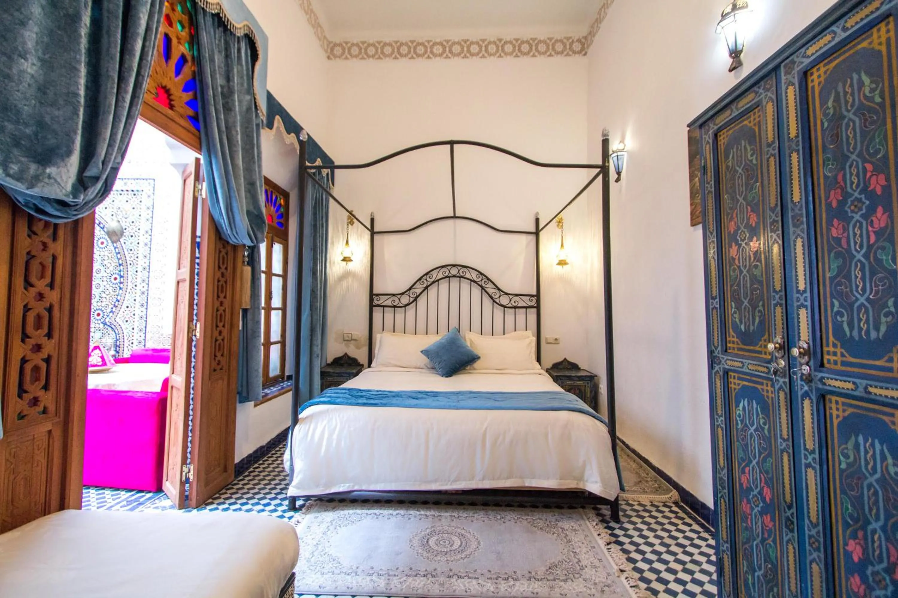 Bed in Riad Dar Bab Guissa