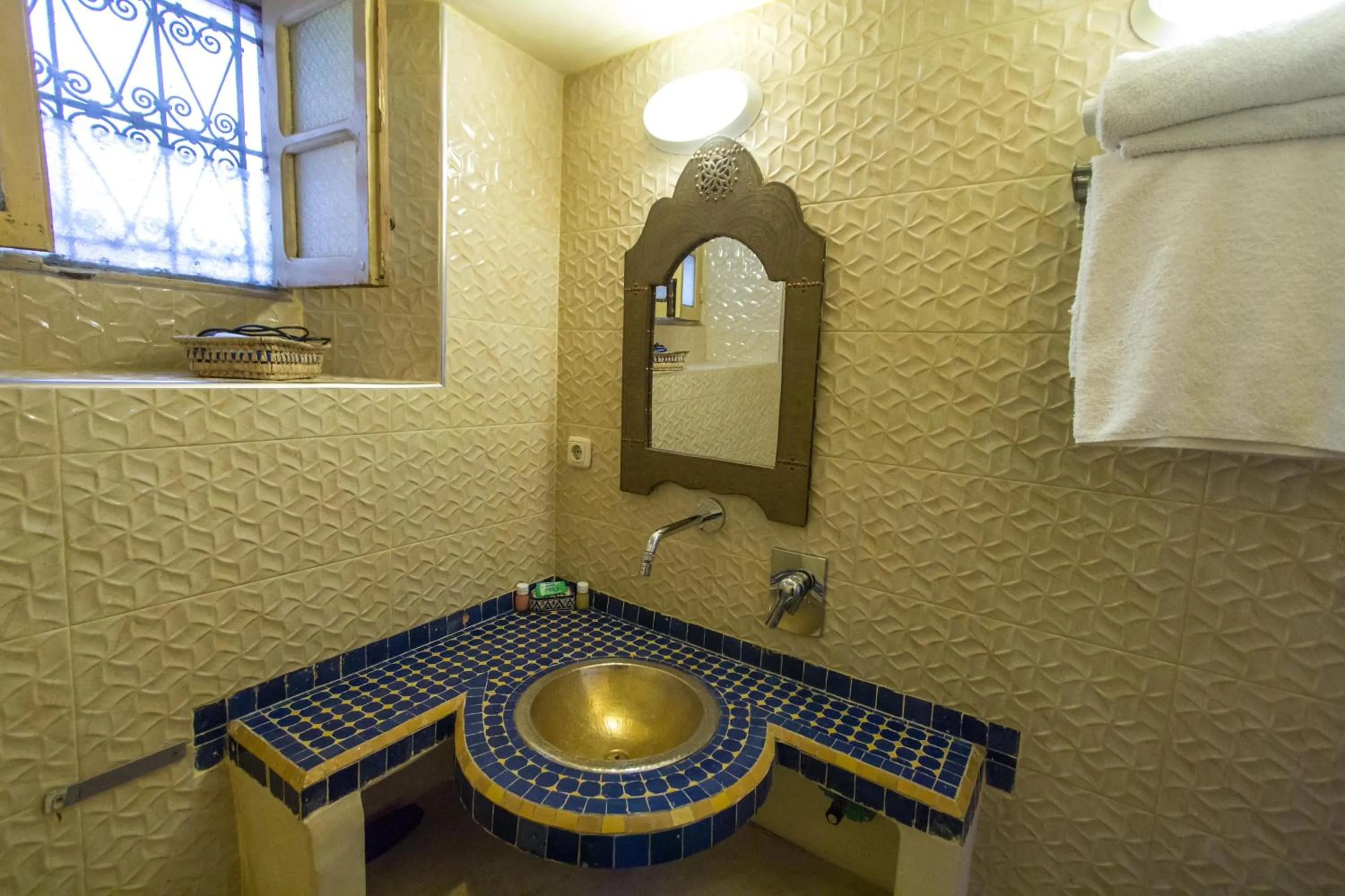 Bathroom in Riad Dar Bab Guissa
