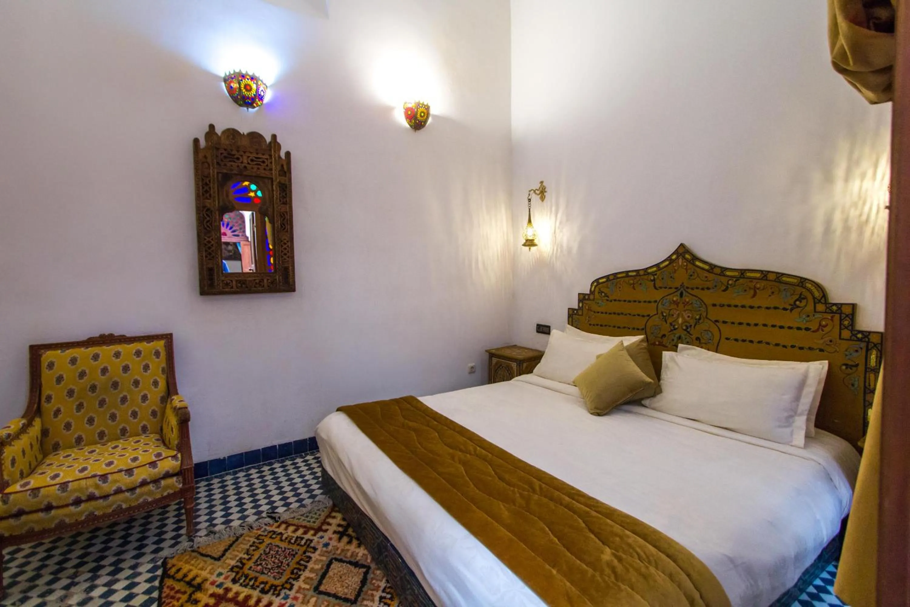Bed in Riad Dar Bab Guissa