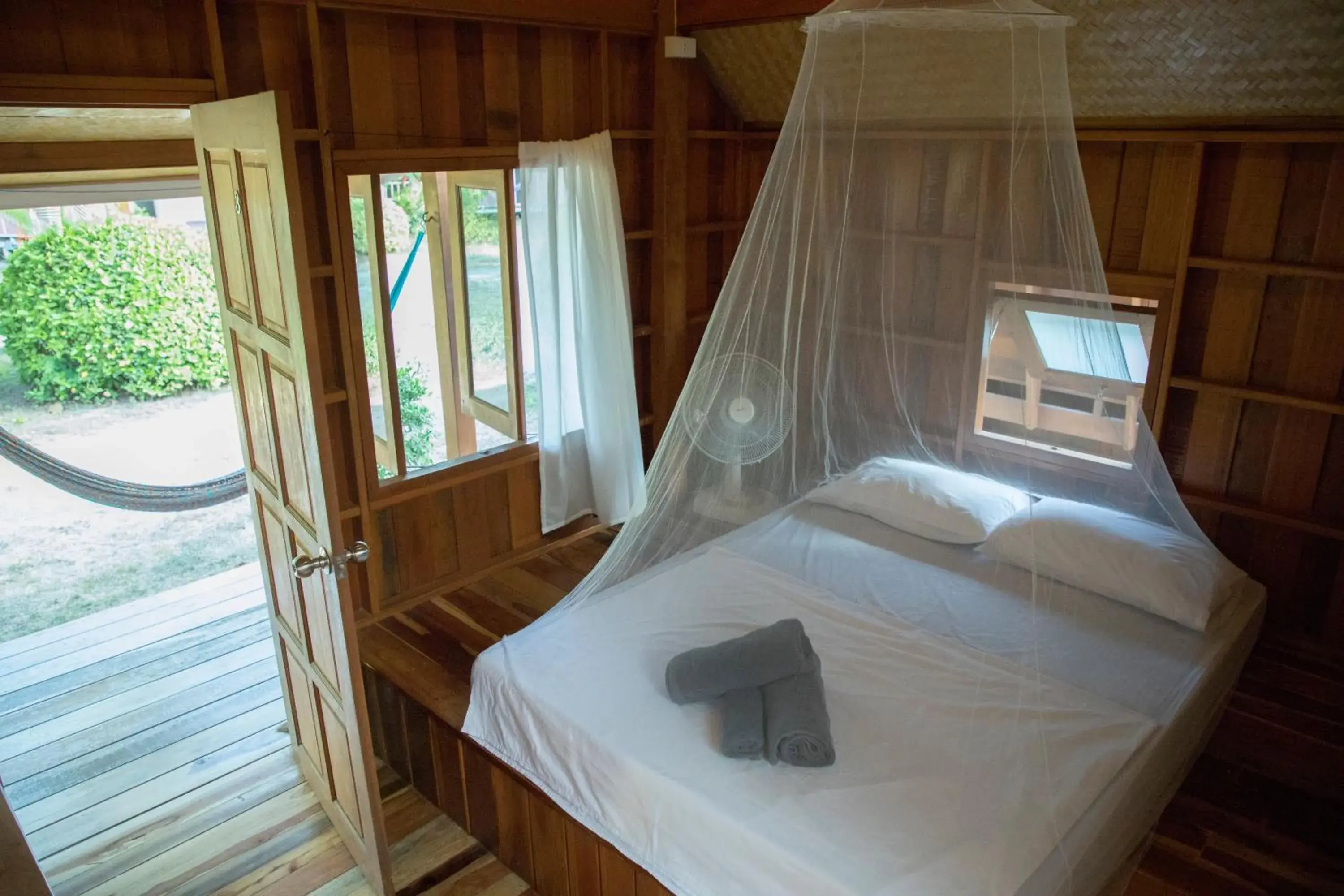 Bungalow in Colorful Hut Bungalow in Colorful Hut