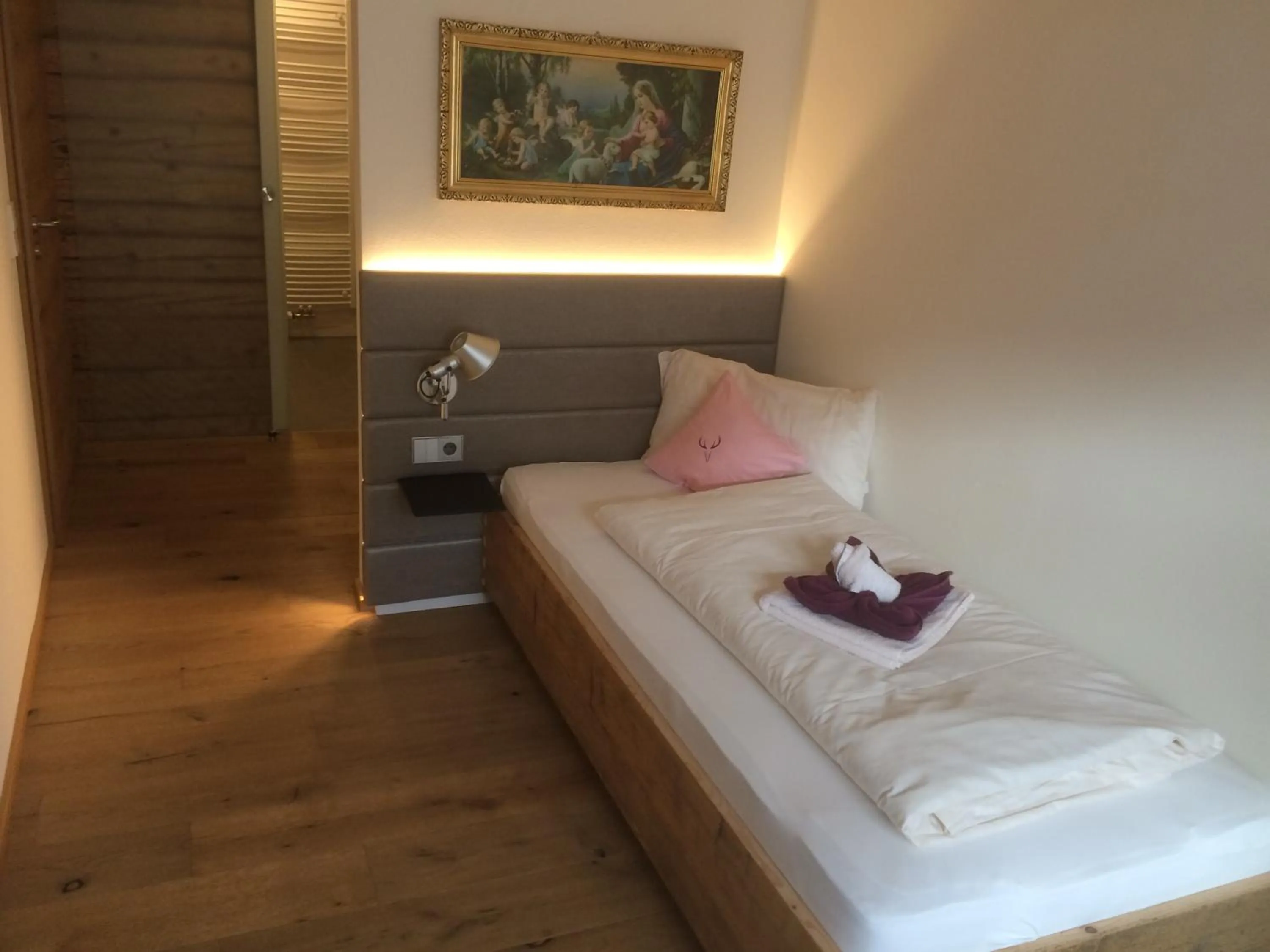 Bedroom, Bed in Zum Hirschen - hotel & gasthaus beim stöckeler