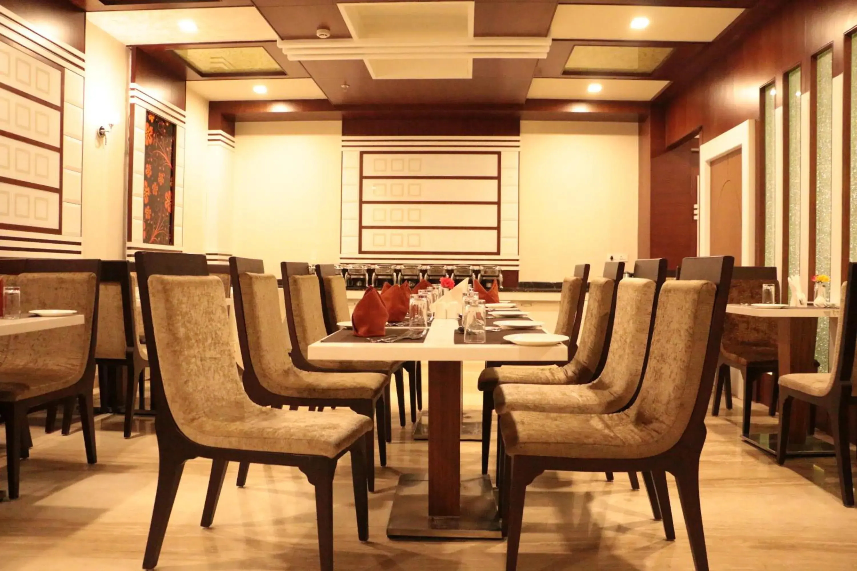 Restaurant/places to eat in The Land Mark Restaurant/places to eat in The Land Mark