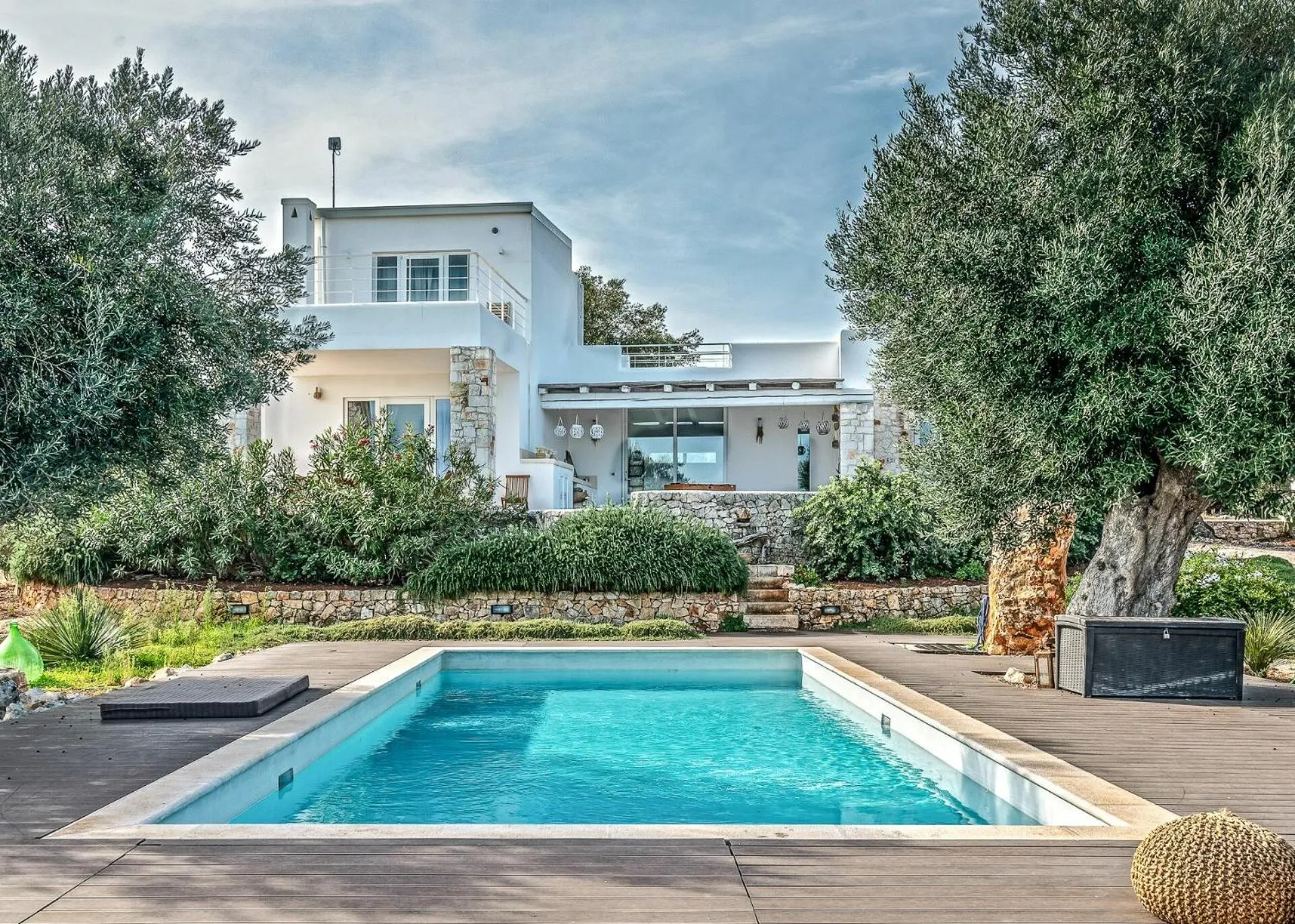 Villa Butterfly by Raro Villas