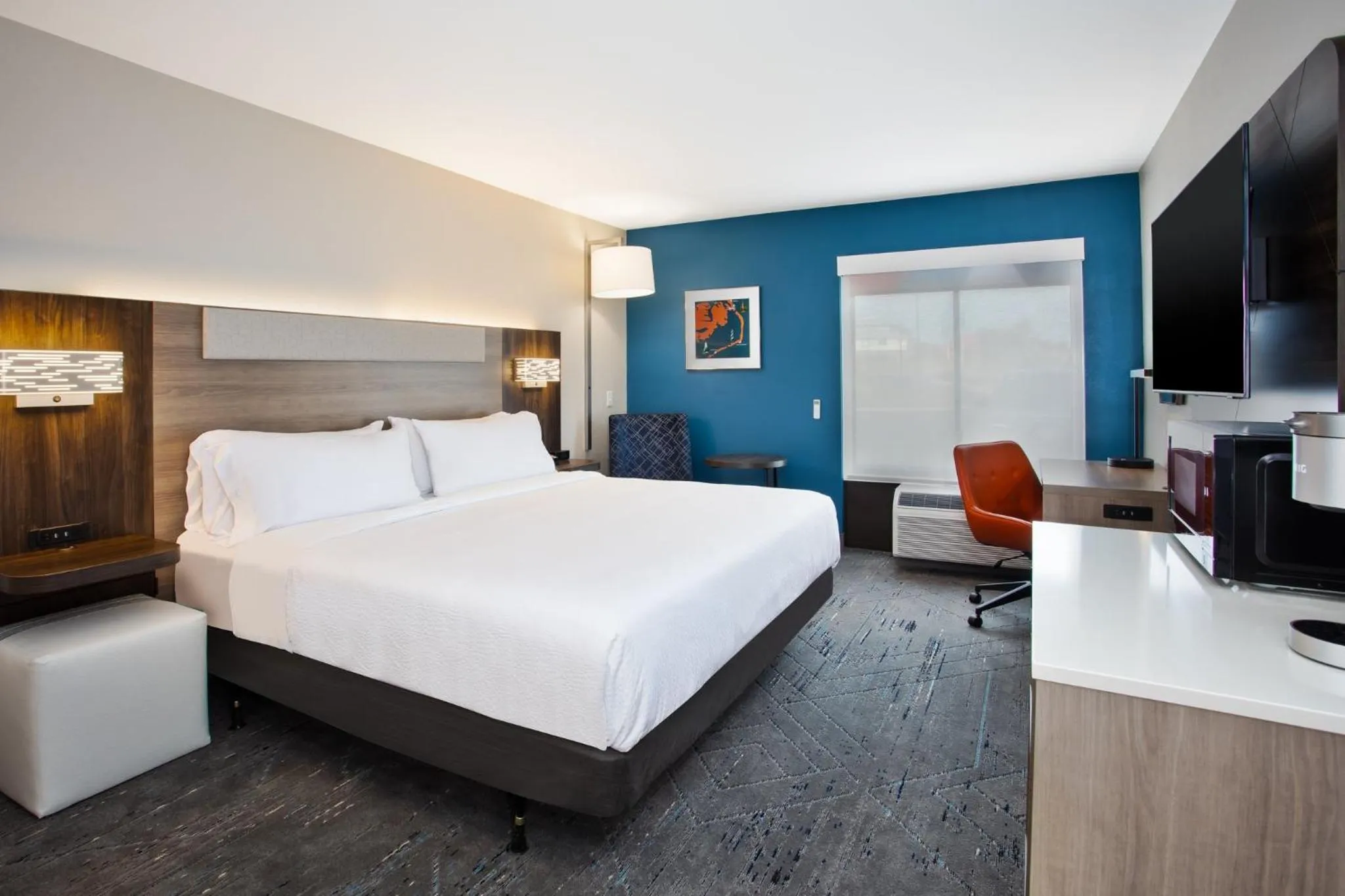 Photo of the whole room, Bed in Holiday Inn Express Kitty Hawk - Outer Banks by IHG