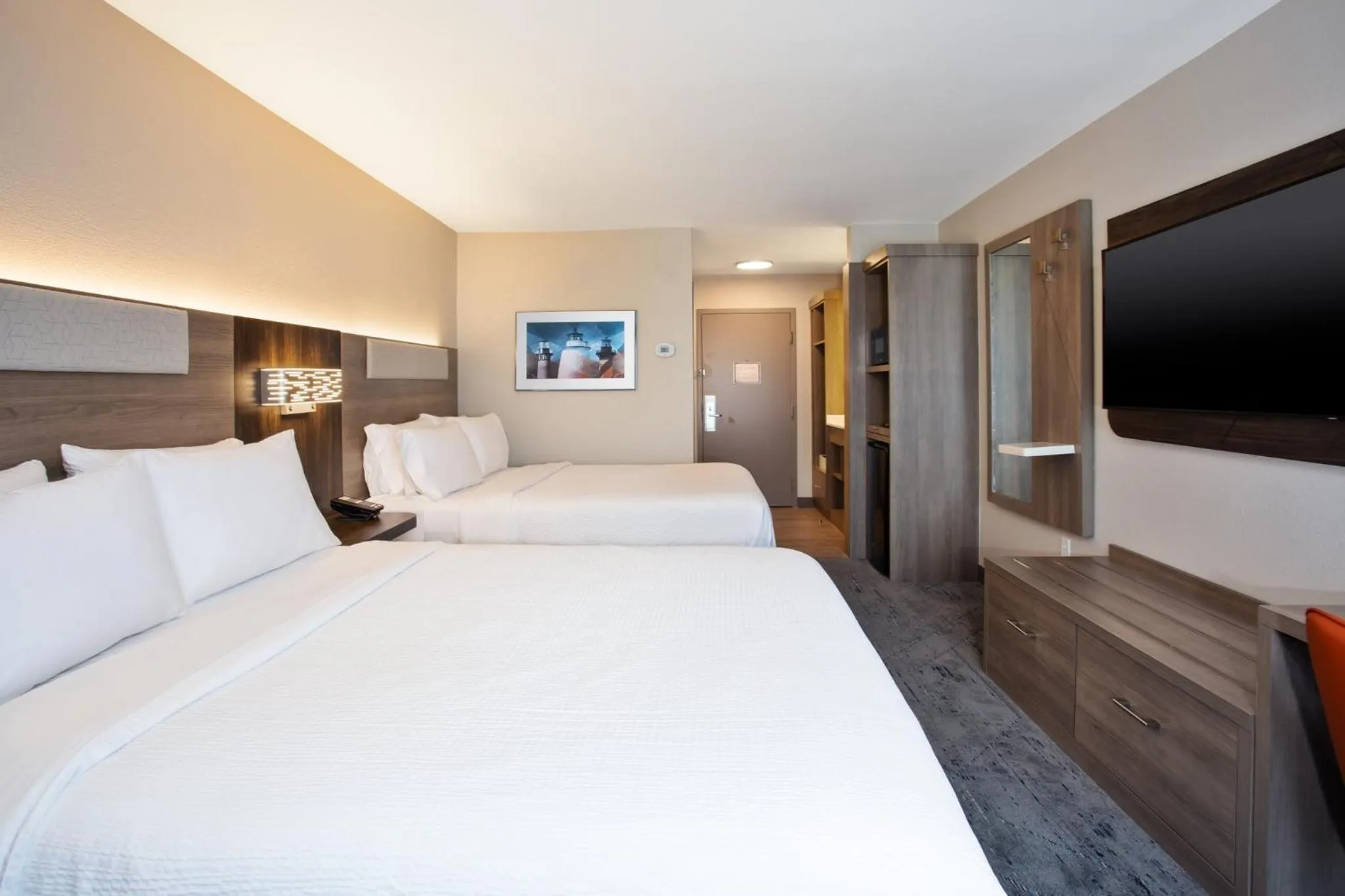 Photo of the whole room, Bed in Holiday Inn Express Kitty Hawk - Outer Banks by IHG