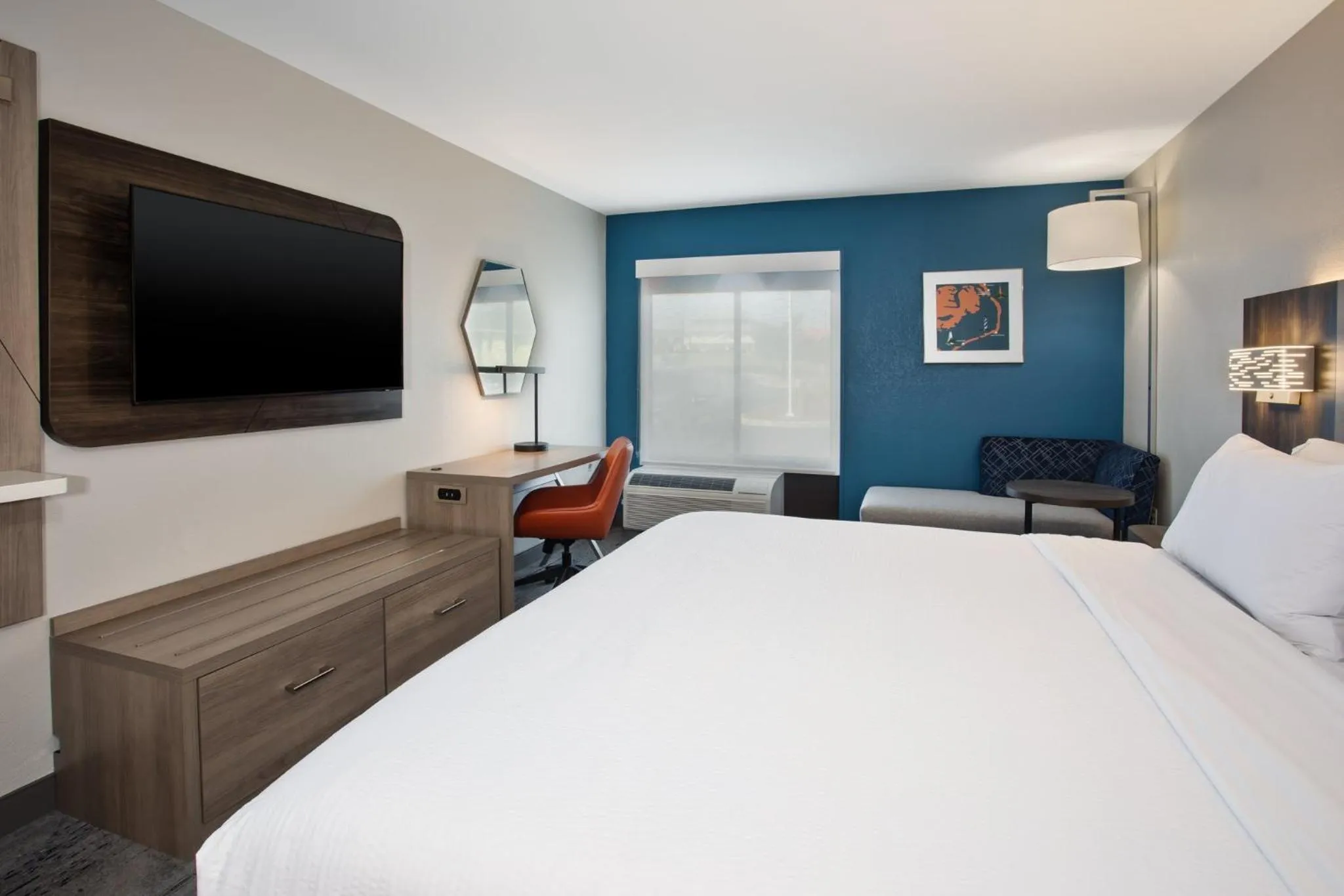 Photo of the whole room, Bed in Holiday Inn Express Kitty Hawk - Outer Banks by IHG