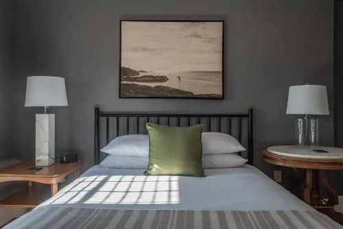 The Lindsey Hotel