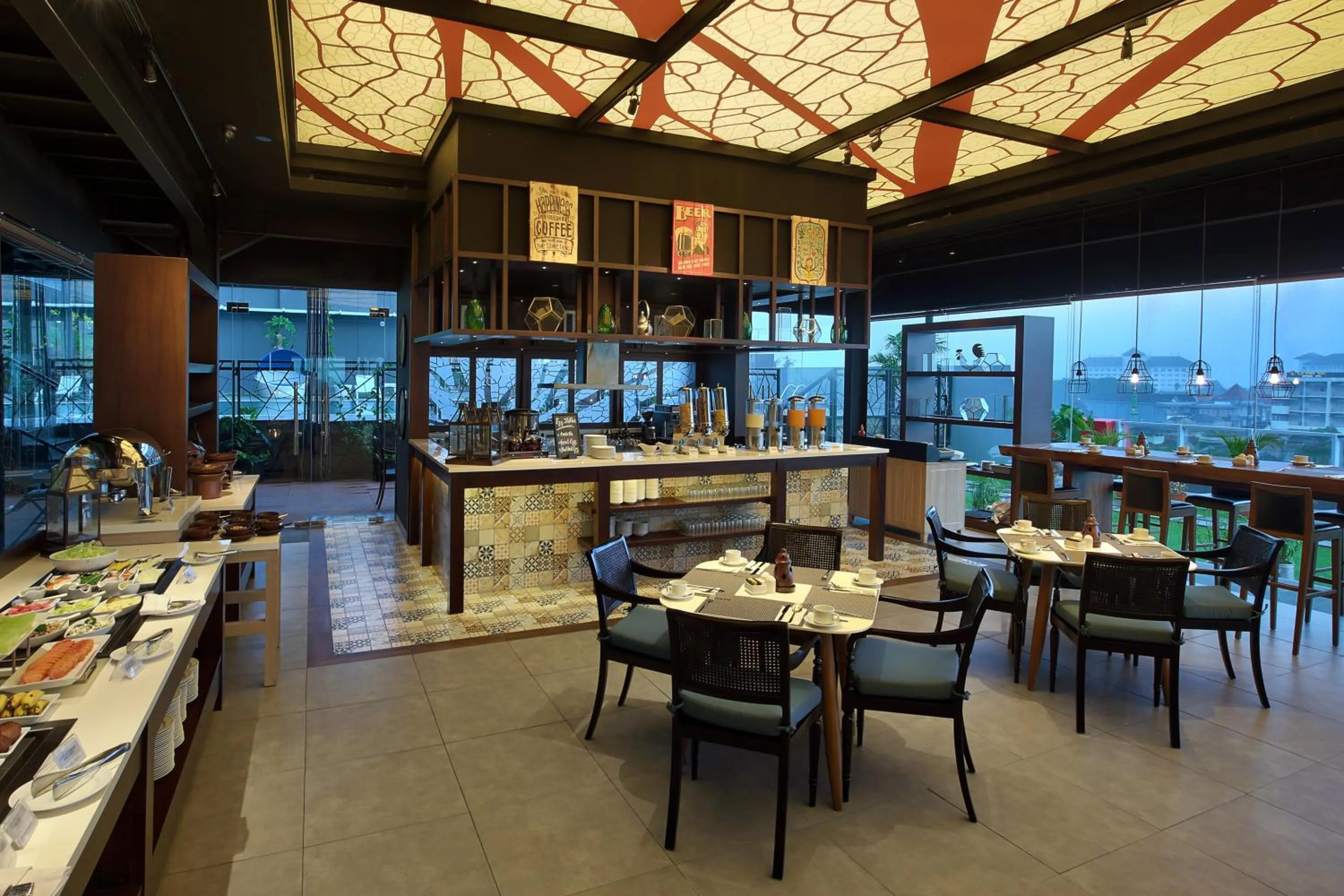 Restaurant/places to eat in Swiss-Belinn Saripetojo Solo