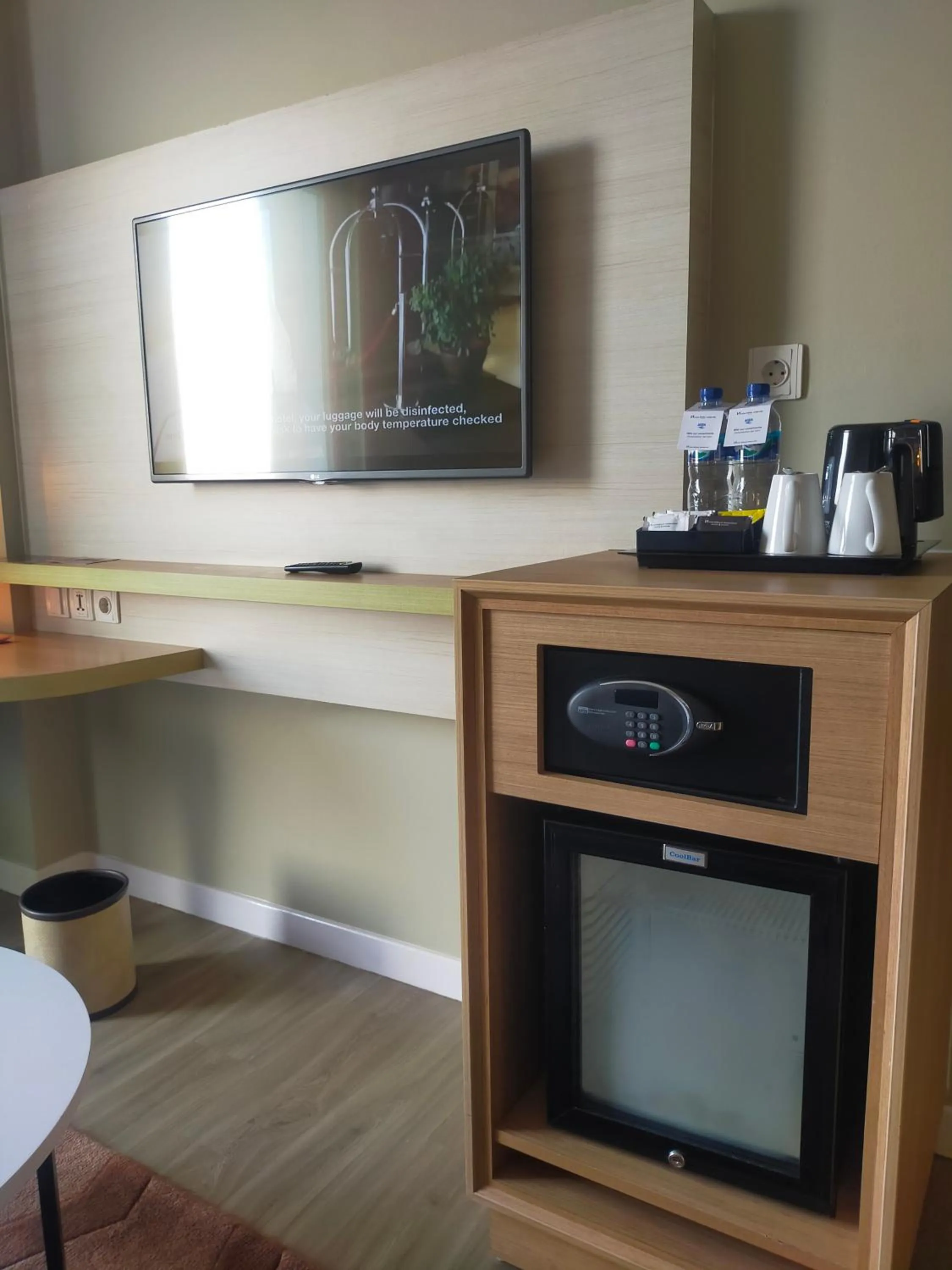 safe in Swiss-Belinn Saripetojo Solo