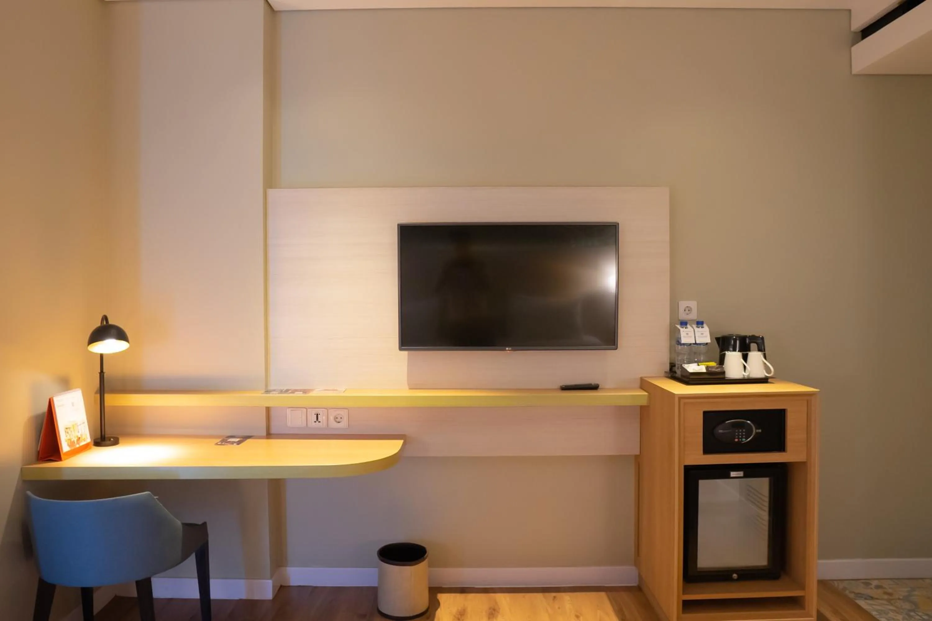 Bedroom in Swiss-Belinn Saripetojo Solo