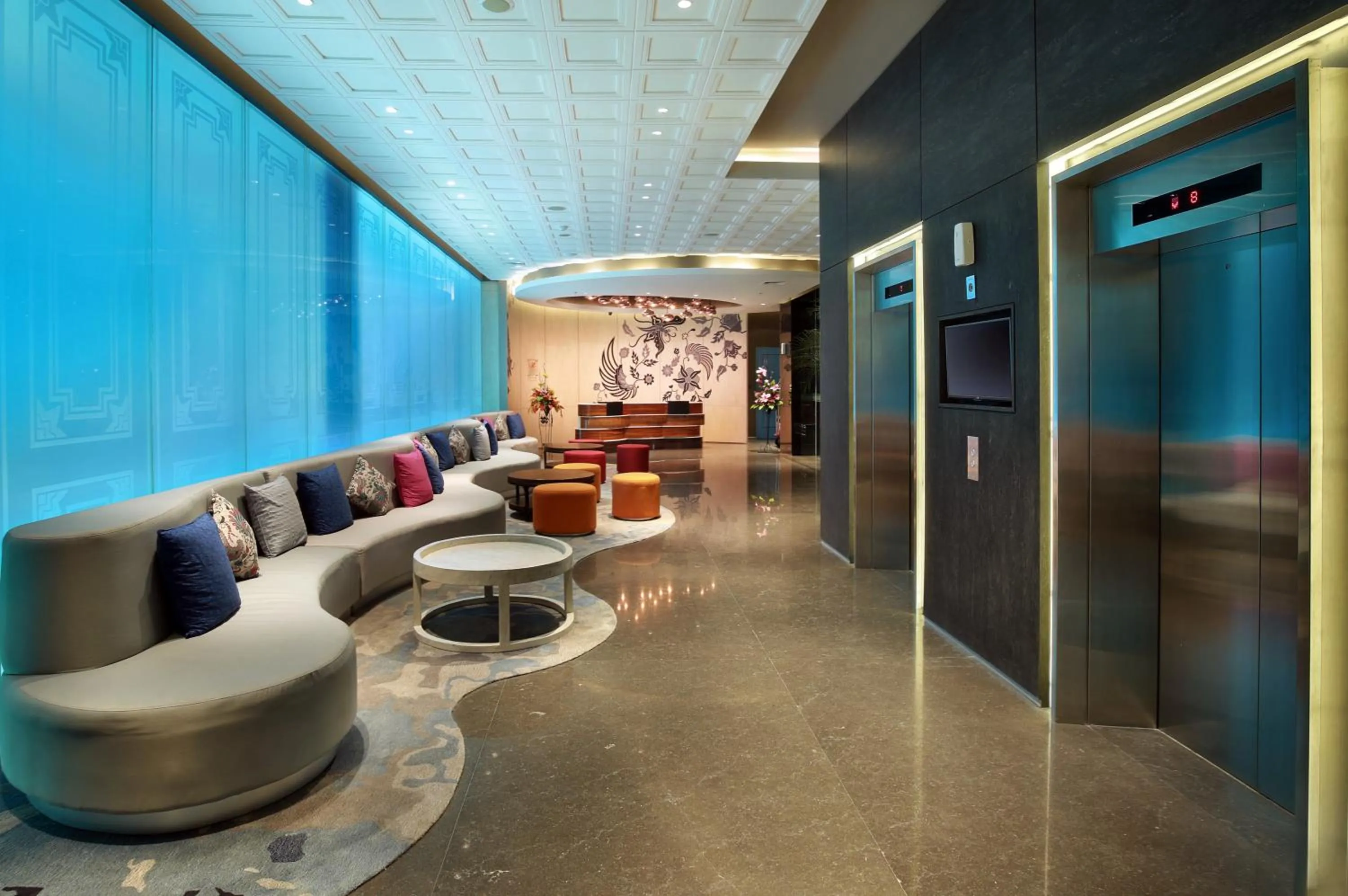 Lobby or reception in Swiss-Belinn Saripetojo Solo