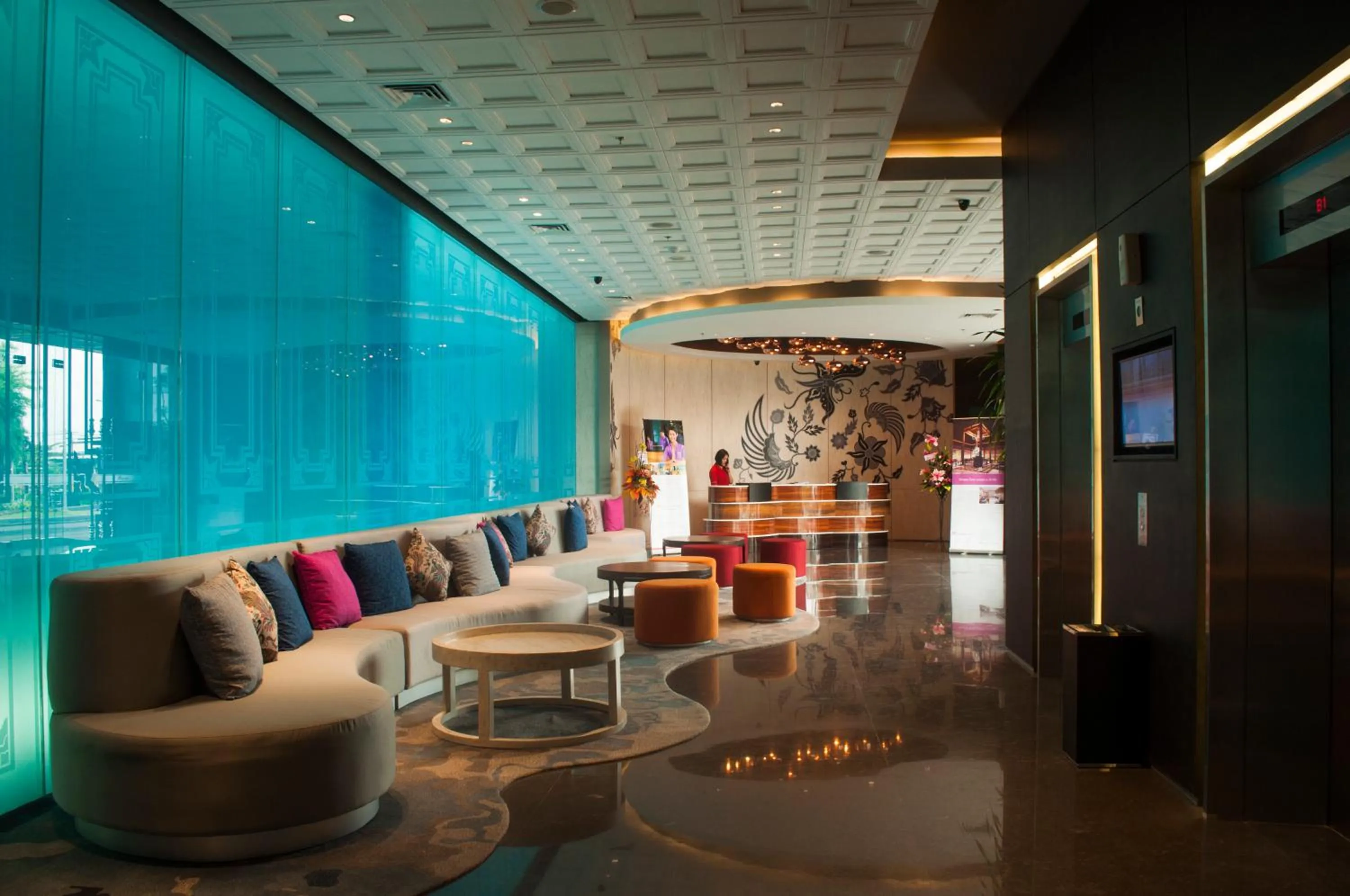 Lobby or reception in Swiss-Belinn Saripetojo Solo
