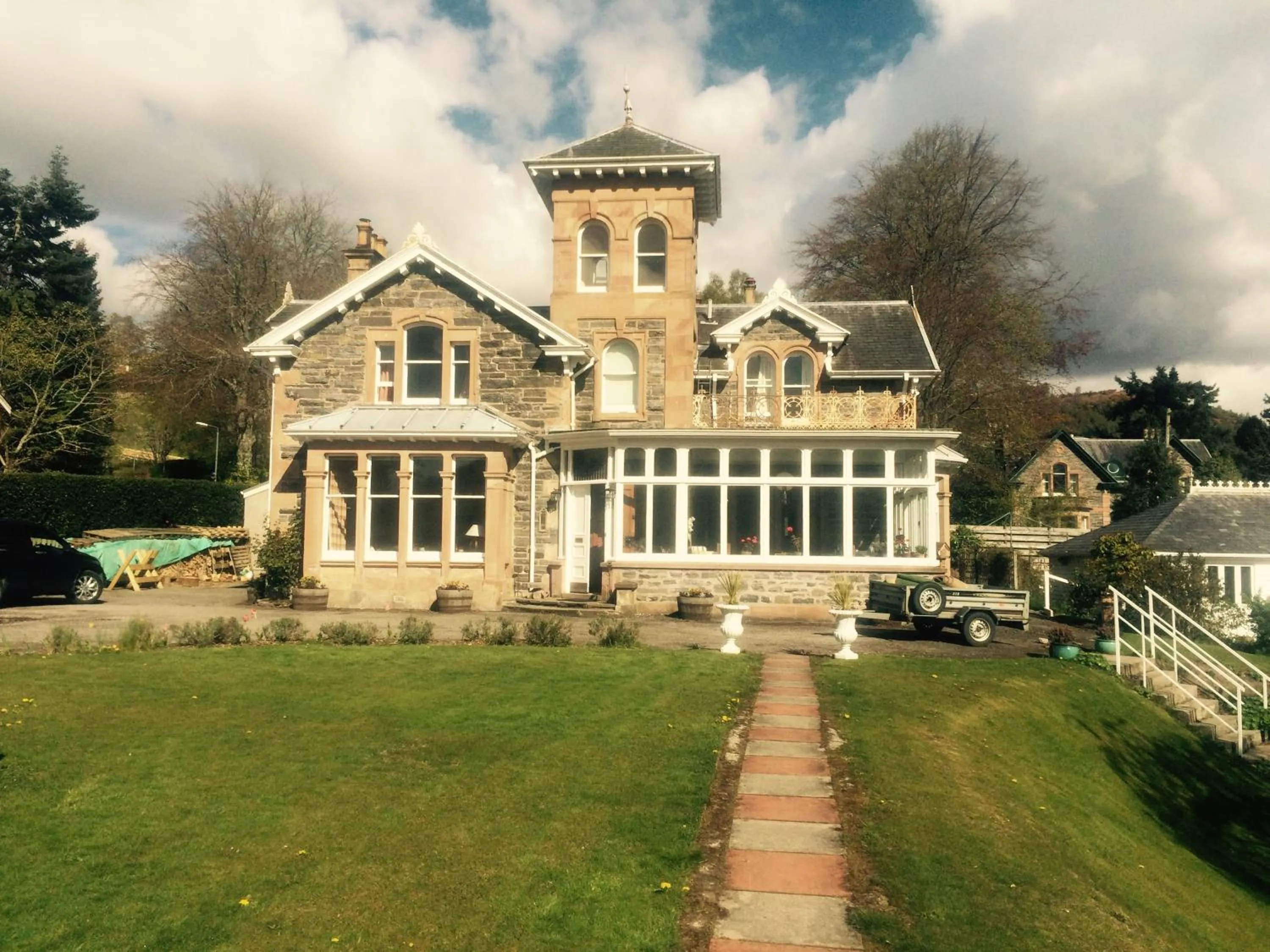 Property building in Holly Lodge