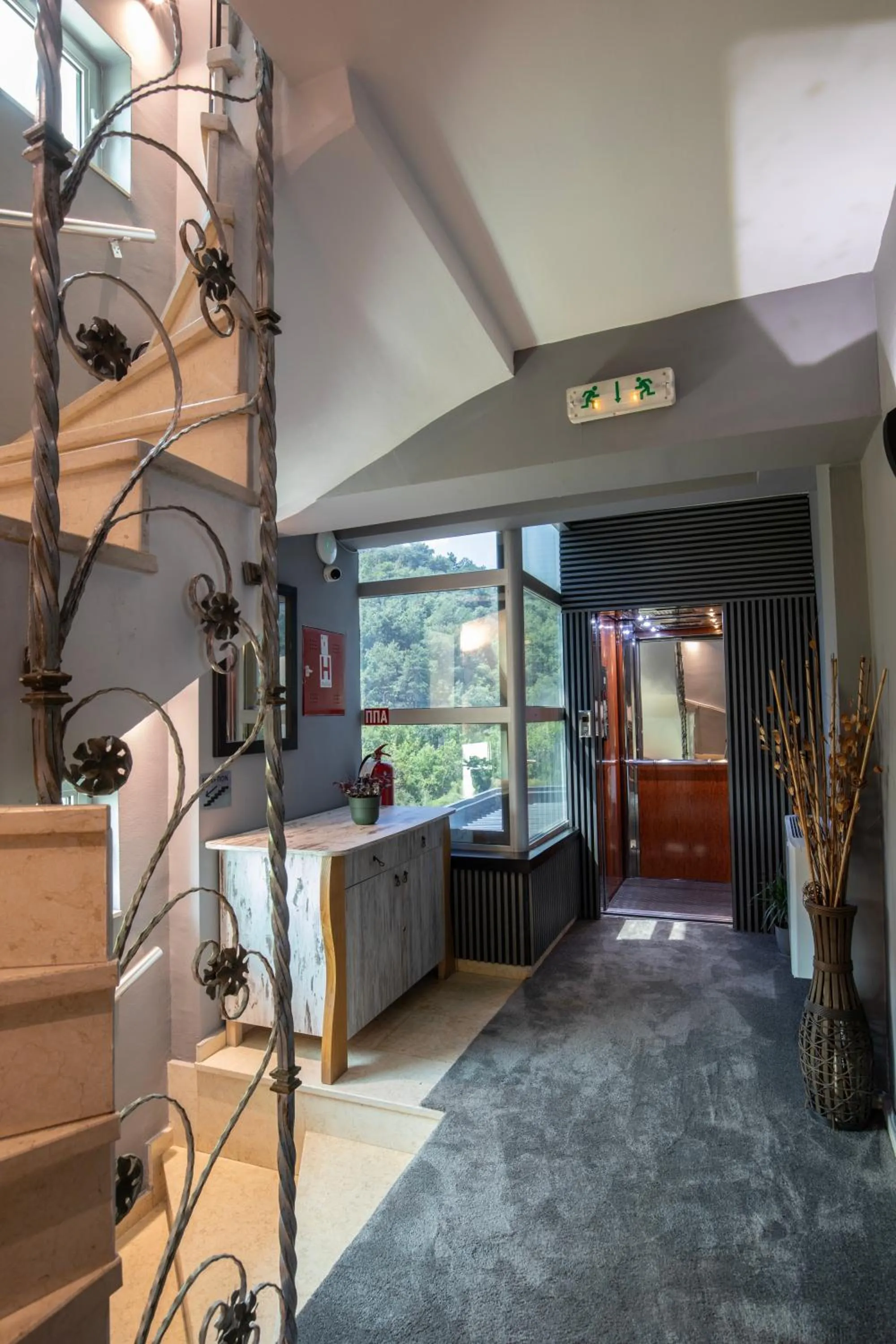 elevator in View Inn Boutique Hotel