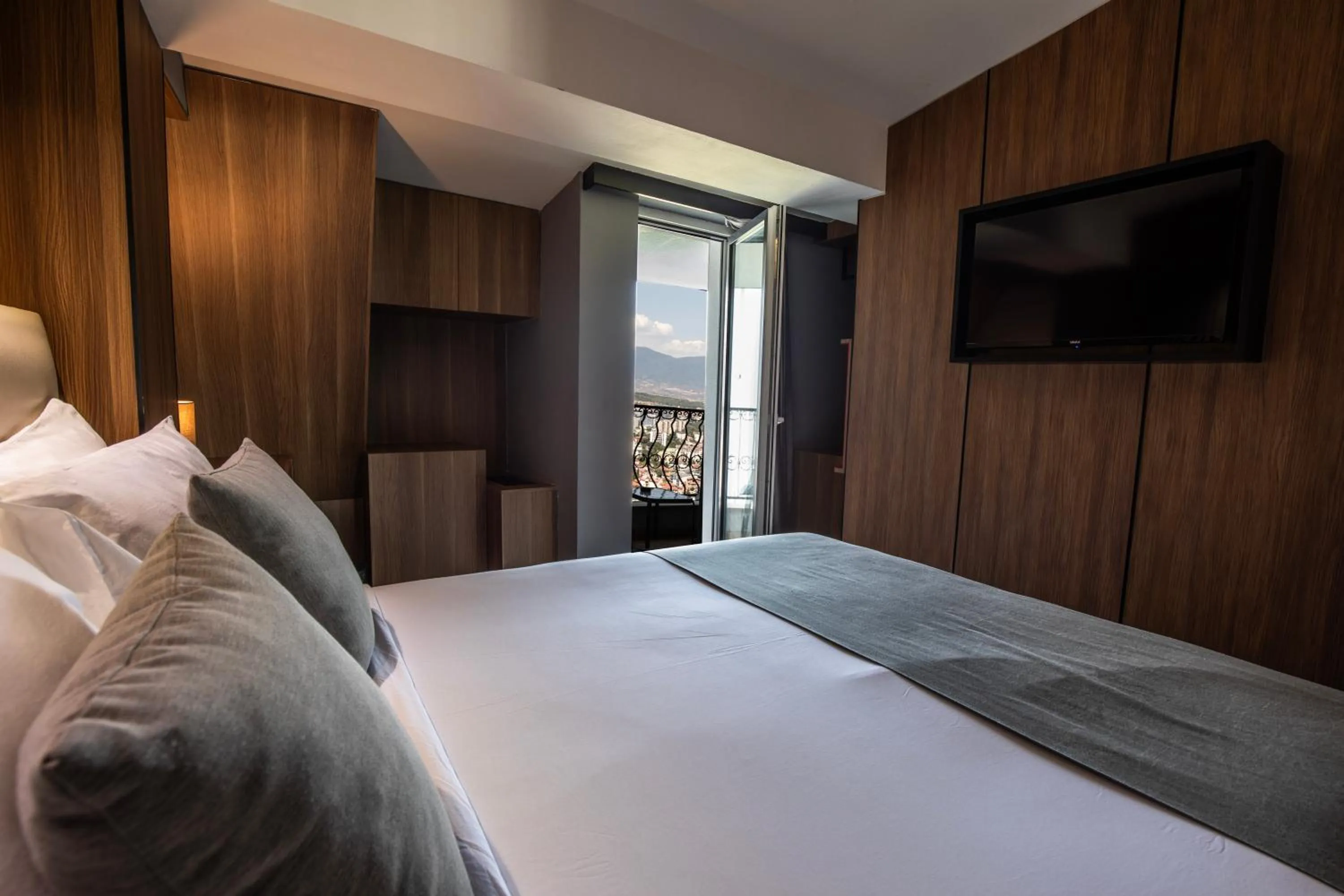 Photo of the whole room, Bed in View Inn Boutique Hotel