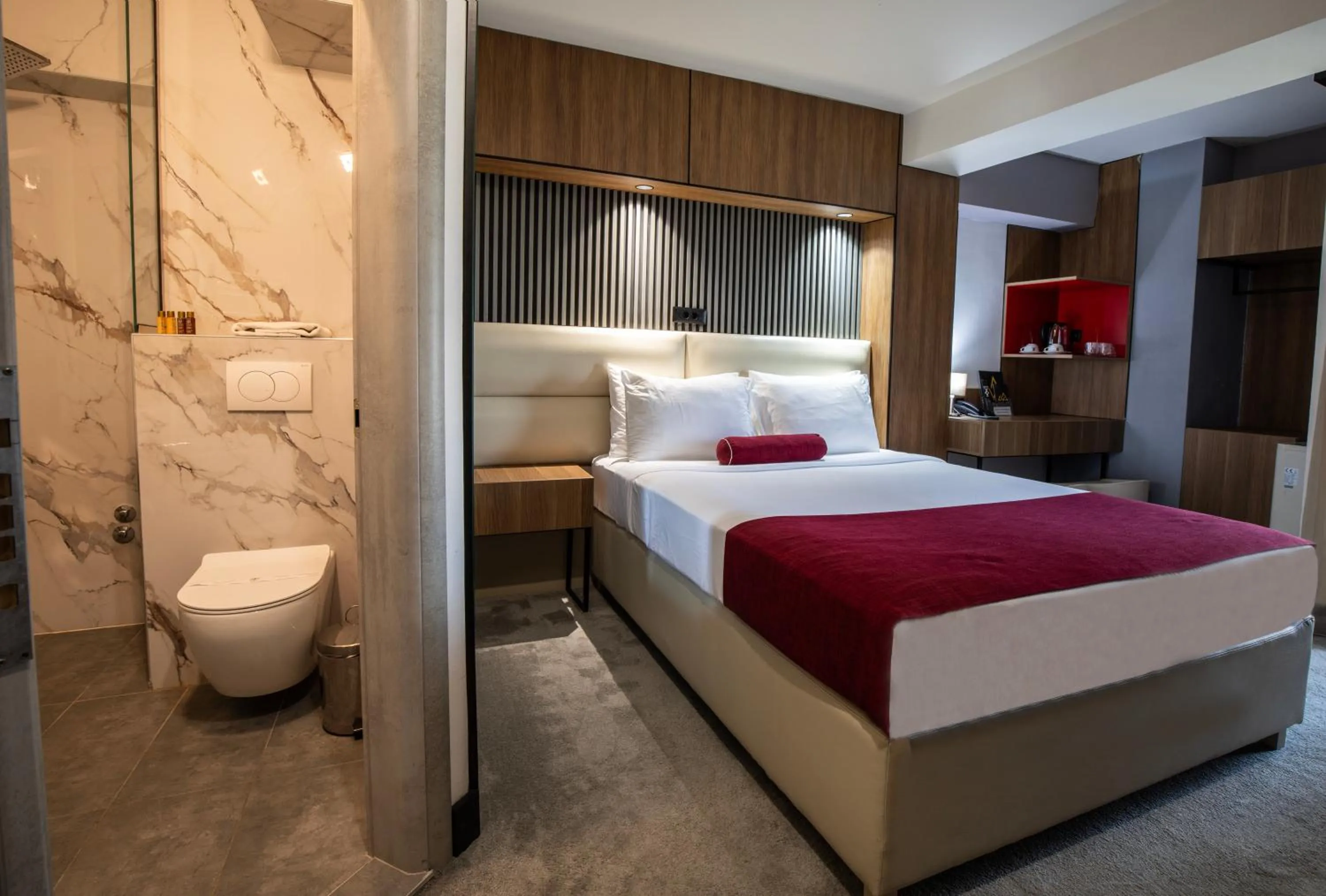 Photo of the whole room, Bed in View Inn Boutique Hotel