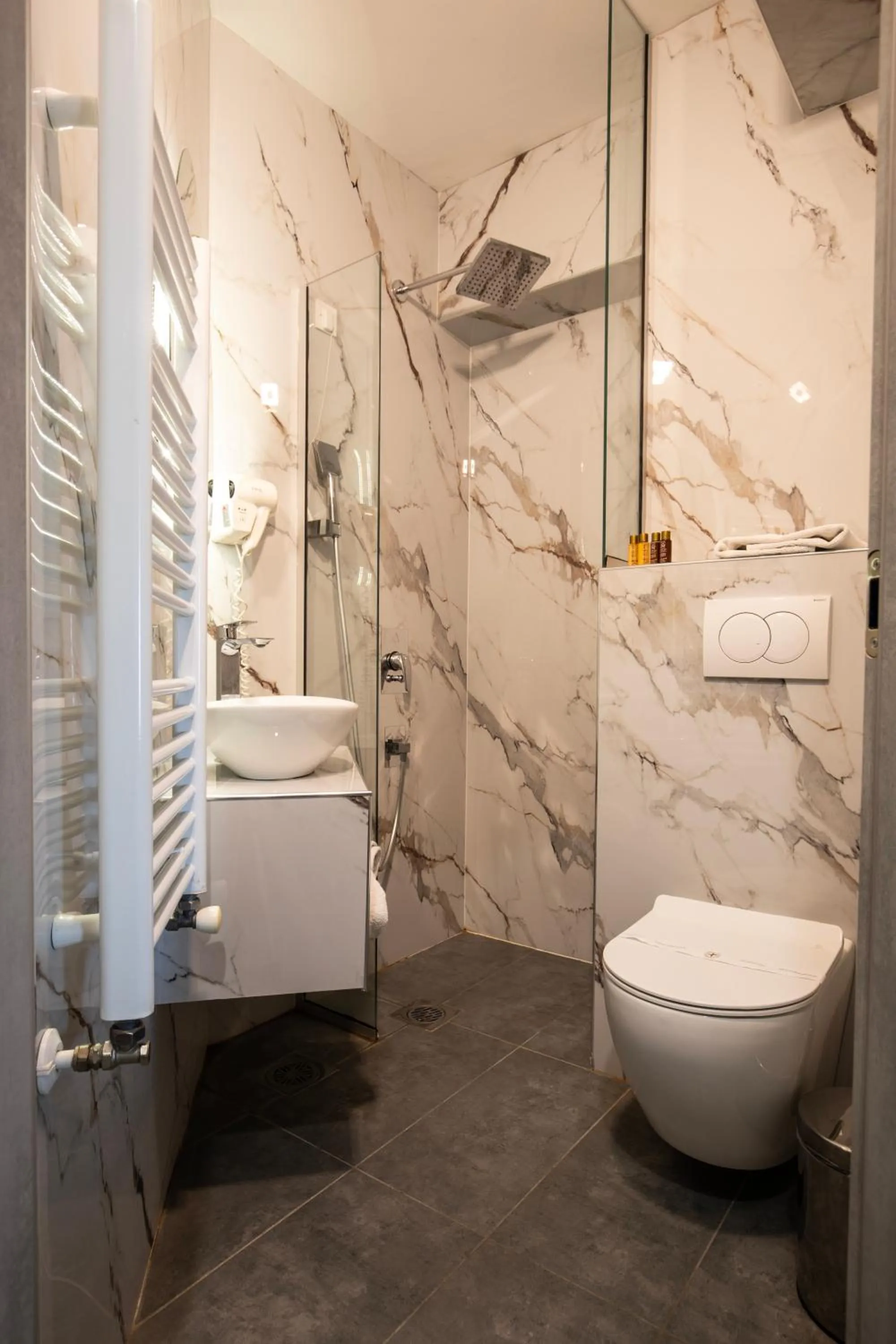 Shower in View Inn Boutique Hotel