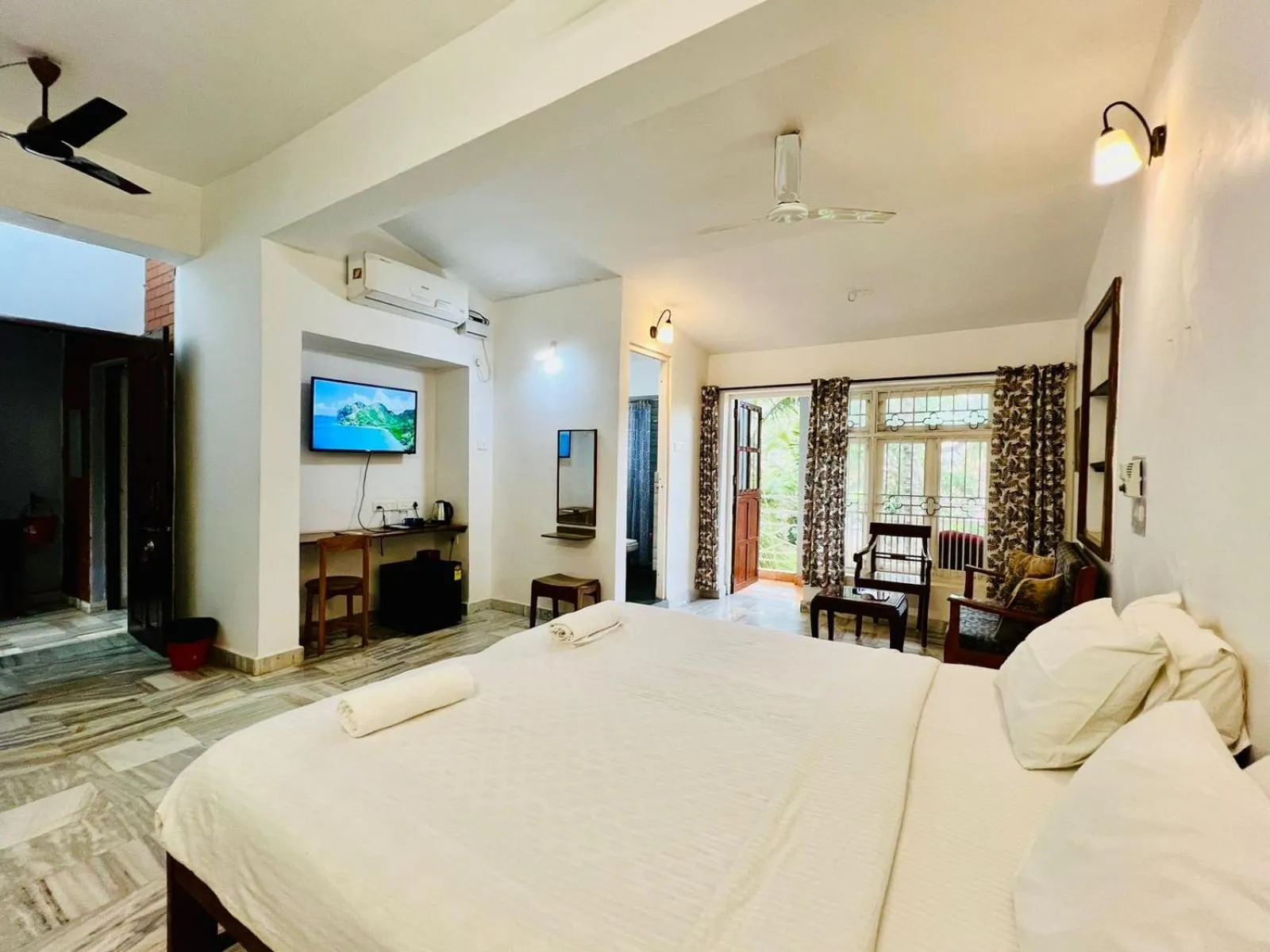 Photo of the whole room, Bed in Peravel Beach Holiday Home