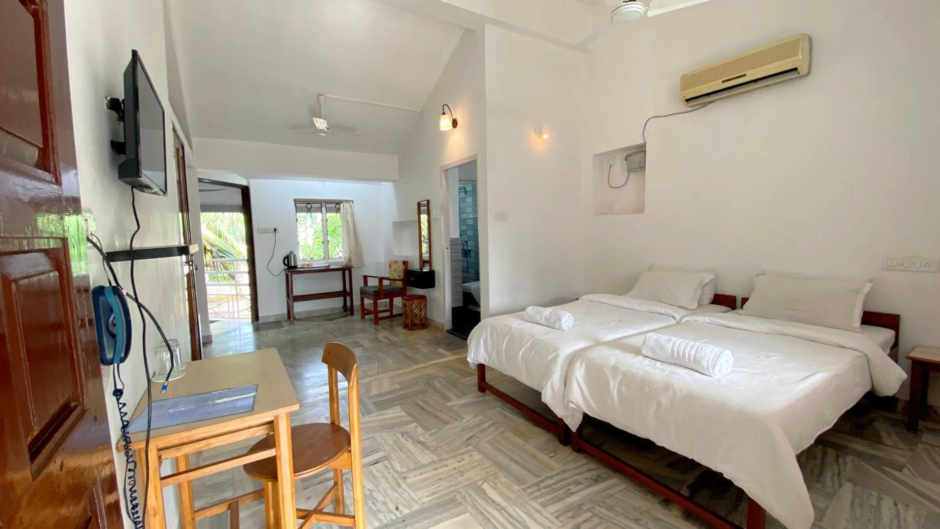 Photo of the whole room, Bed in Peravel Beach Holiday Home