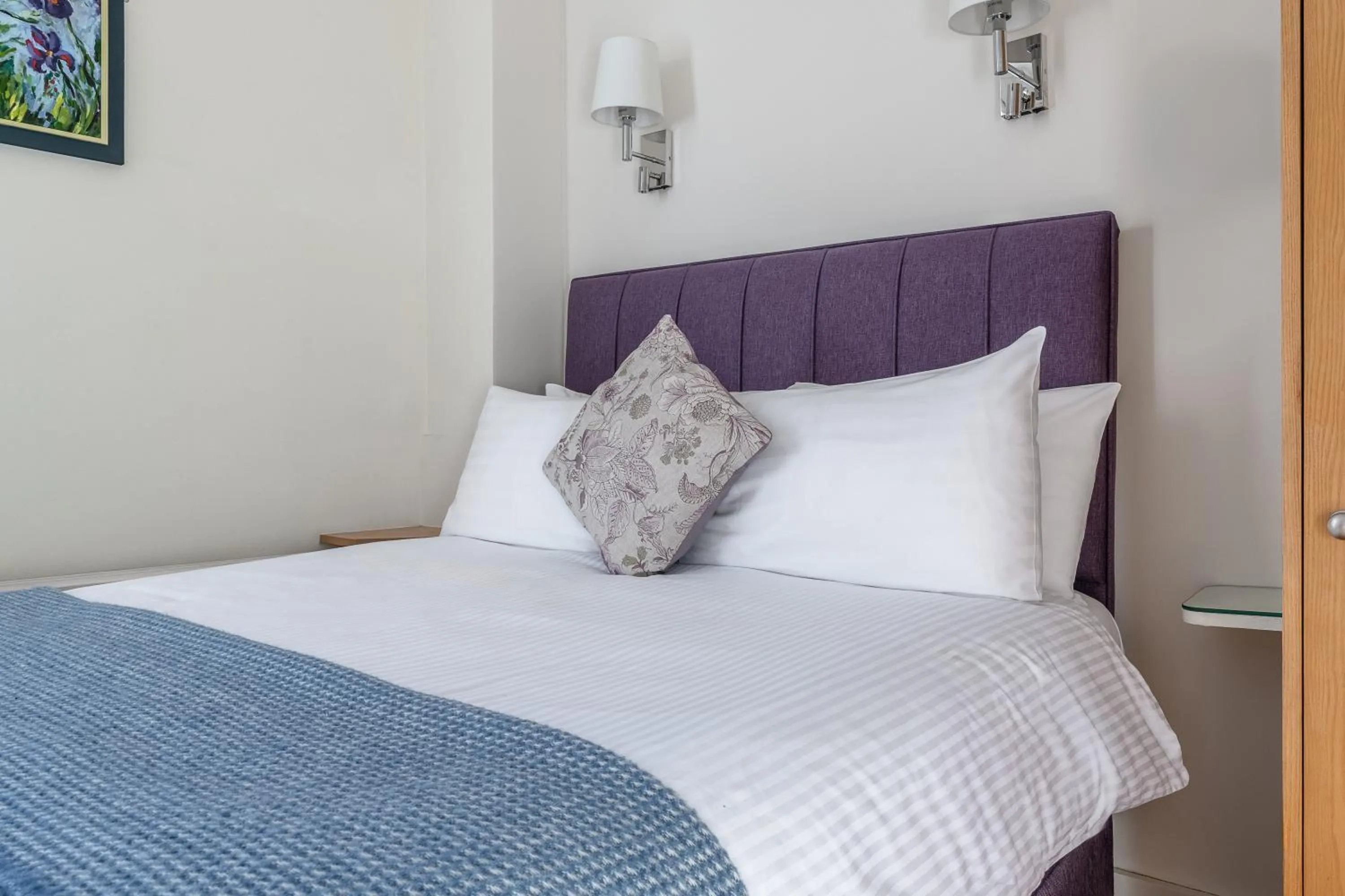 Bed in Harlingford Hotel