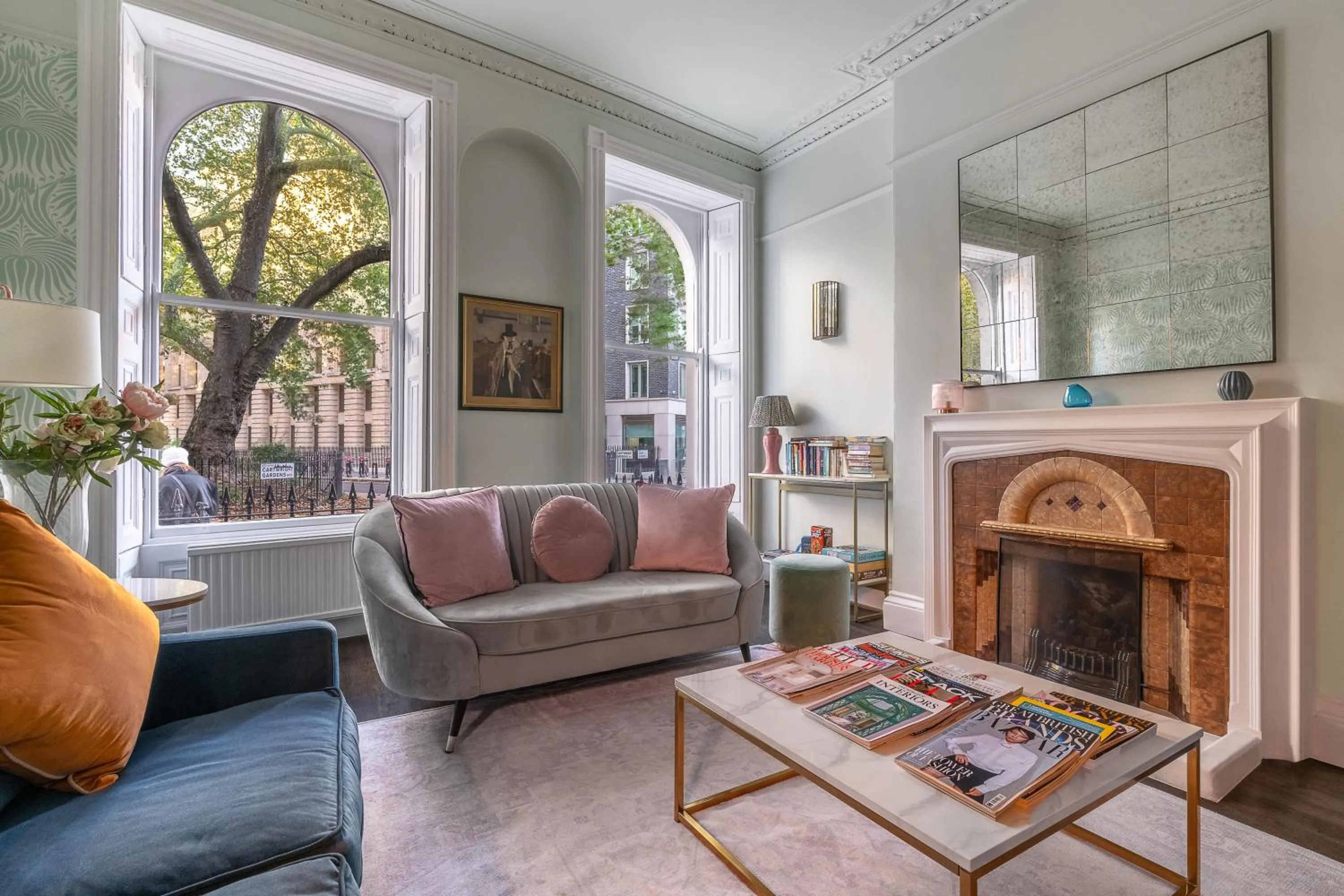 Lounge or bar in Harlingford Hotel